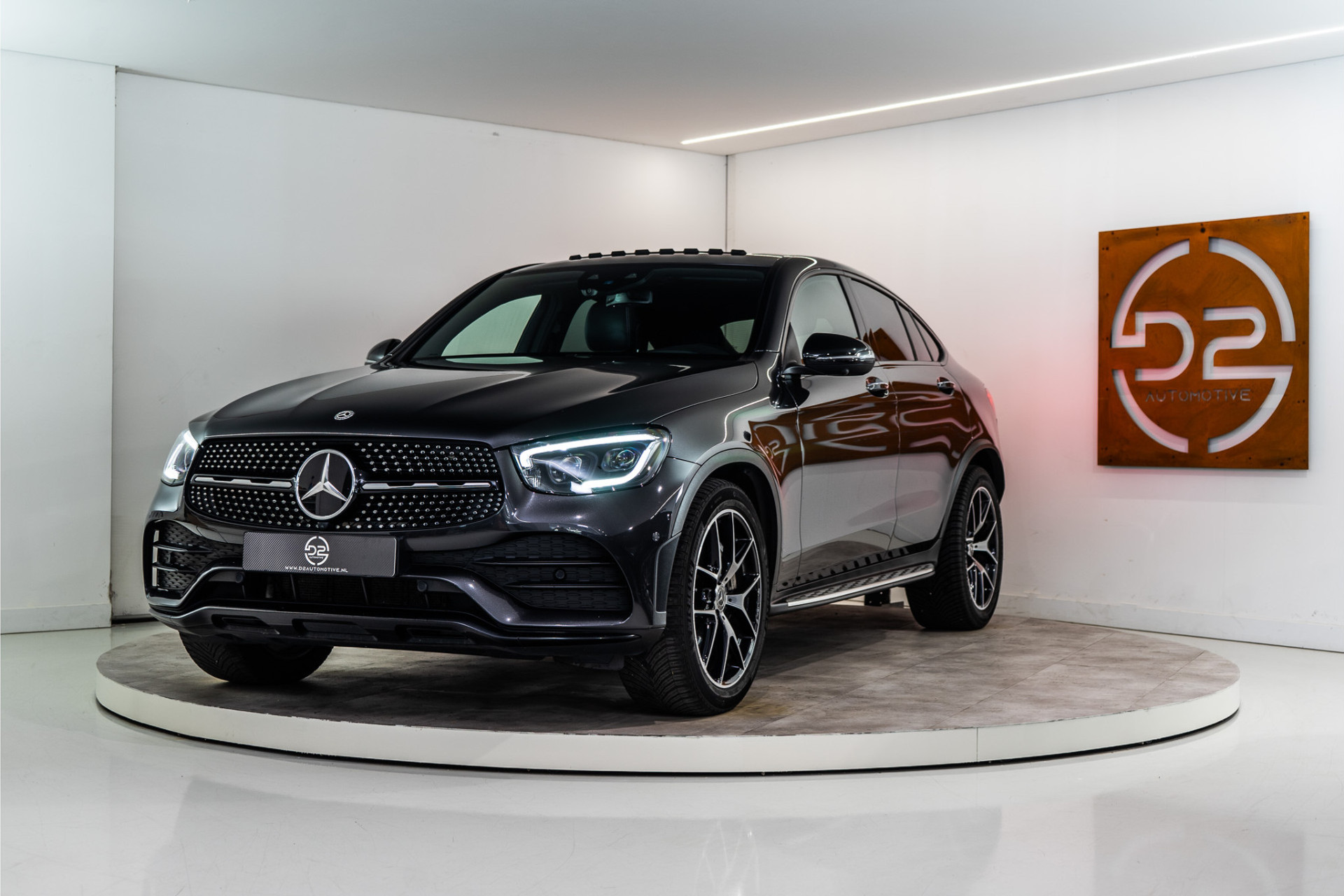 Mercedes-Benz GLC Coupé 300 4MATIC AMG Premium+ Facelift 259PK | Designo | Burmester | Sfeer | VOL OPTIE! 12 MND Garantie 47674826-0.jpg | D2 Automotive