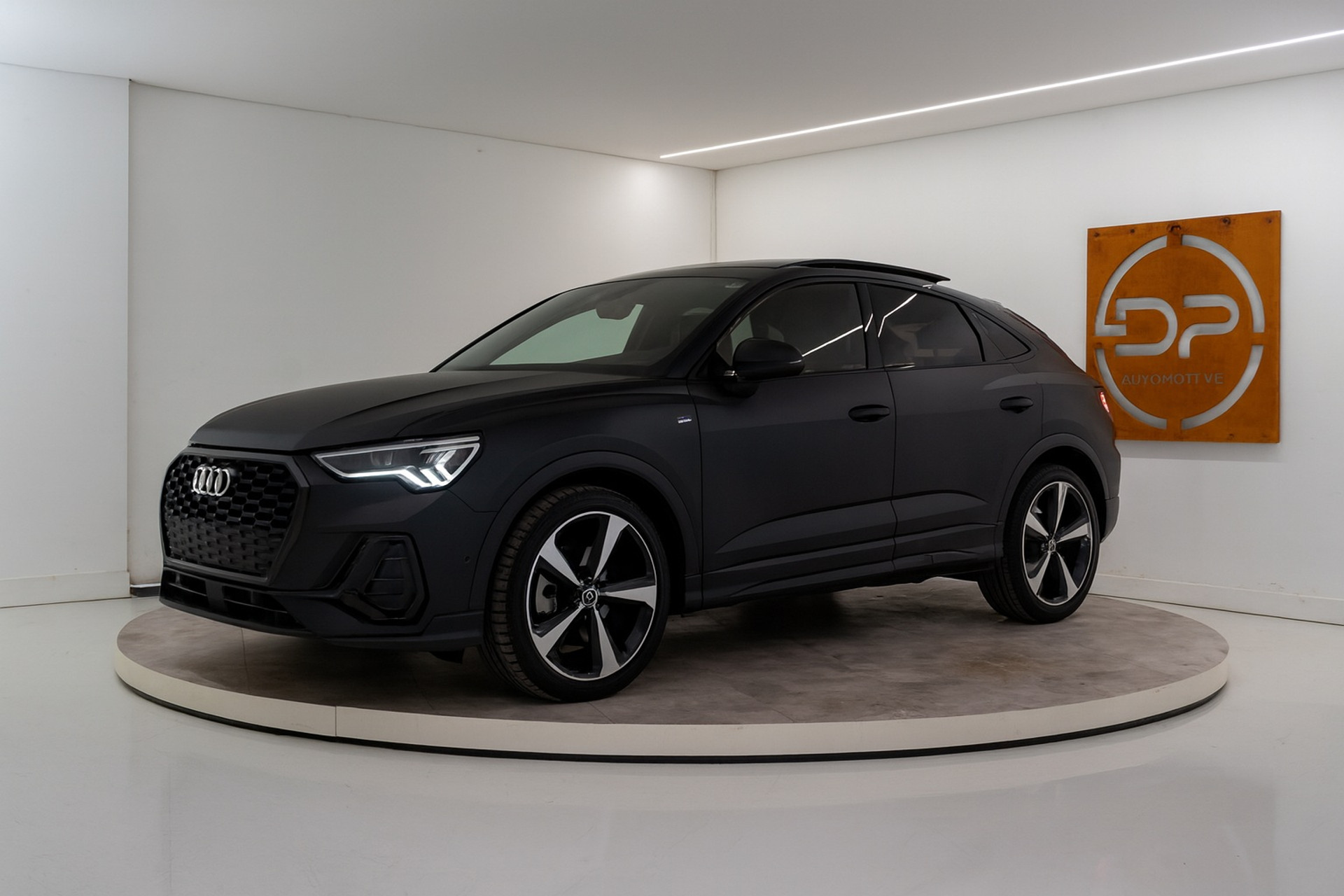 Audi Q3 Sportback 45 TFSI e Edition 245PK Matte Black | Pano | Sfeer | B&O | Memory | 12 MND Garantie 47781387-0.jpg | D2 Automotive