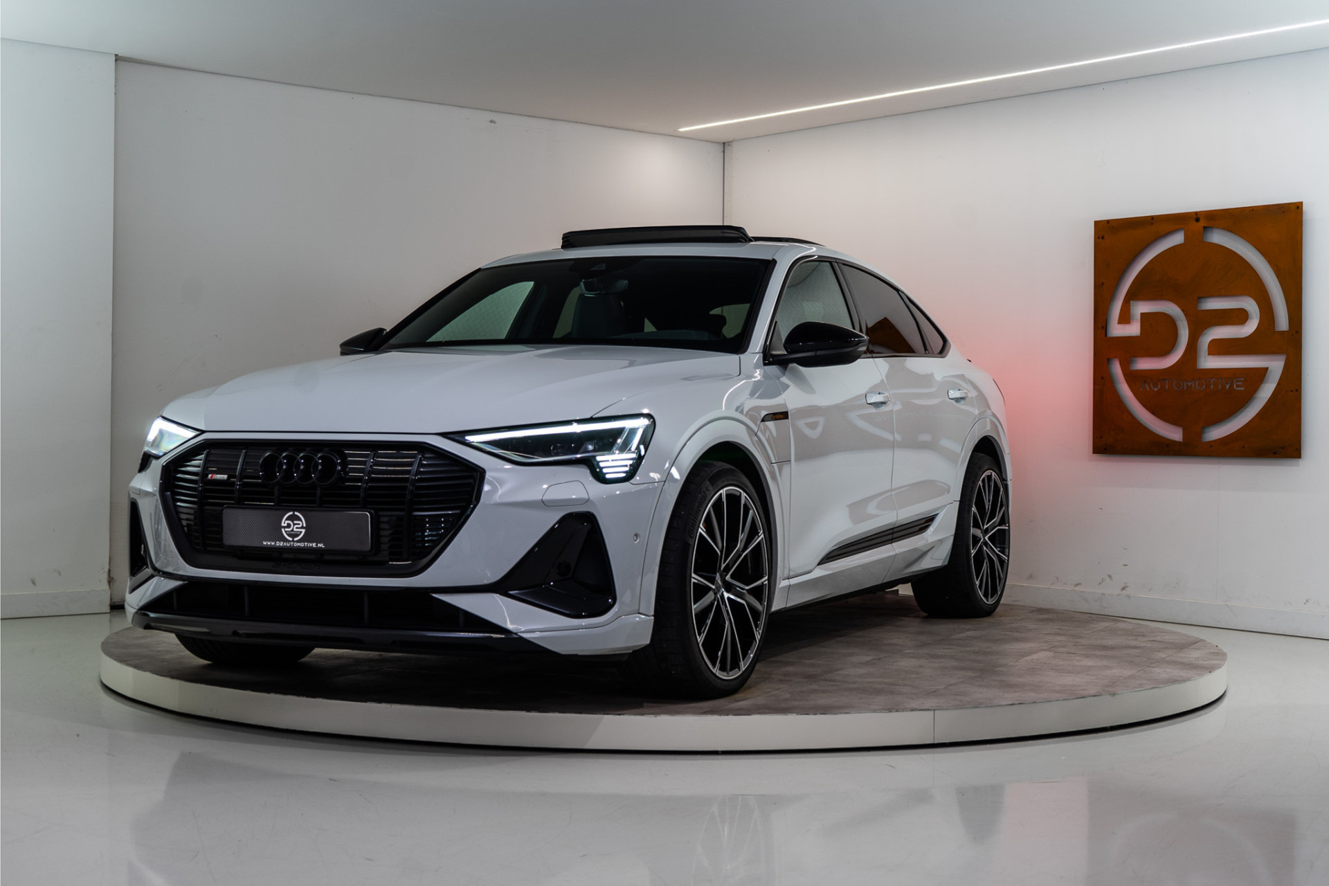 Audi e-tron Sportback 55 Quattro S Edition 95 kWh 408PK | Incl. BTW | Pano | Sfeer | B&O | Keyless | Matrix | 12 MND Garantie 47940312-0.jpg | D2 Automotive