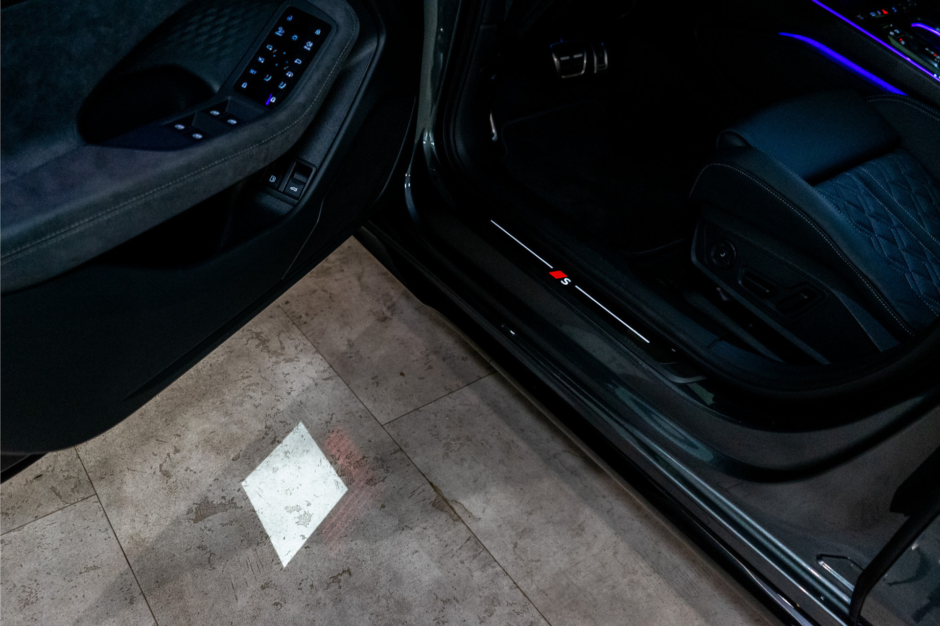 Audi A6 Avant C9 e-hybrid 270KW Quattro S Edition Competition 367PK | Tech Pro | B&O | Lucht | Trekhaak | Werkelijk VOL OPTIE! 5 jaar Fa 48465903-24.jpg | D2 Automotive