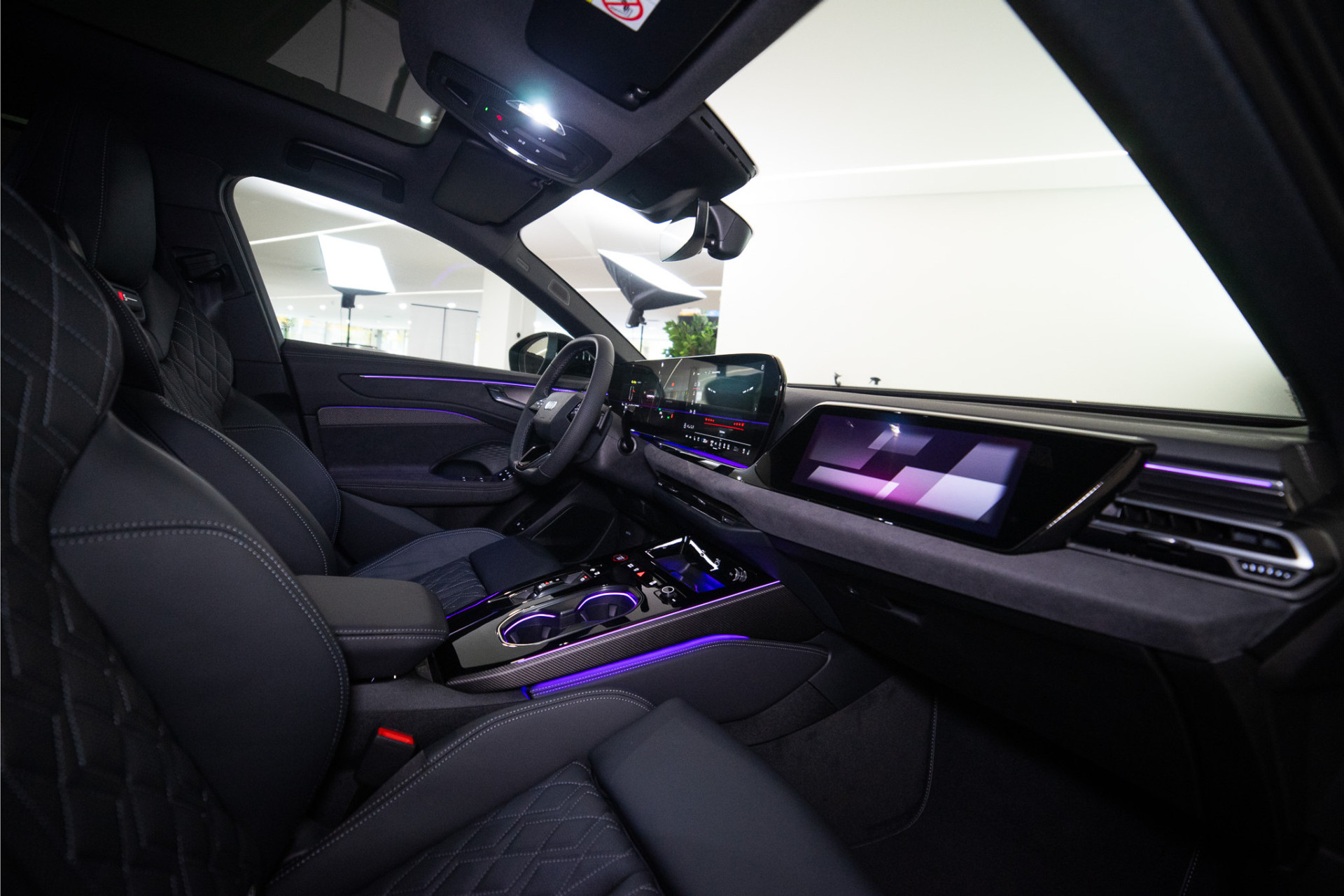 Audi A6 Avant C9 e-hybrid 270KW Quattro S Edition Competition 367PK | Tech Pro | B&O | Lucht | Trekhaak | Werkelijk VOL OPTIE! 5 jaar Fa 48465903-27.jpg | D2 Automotive