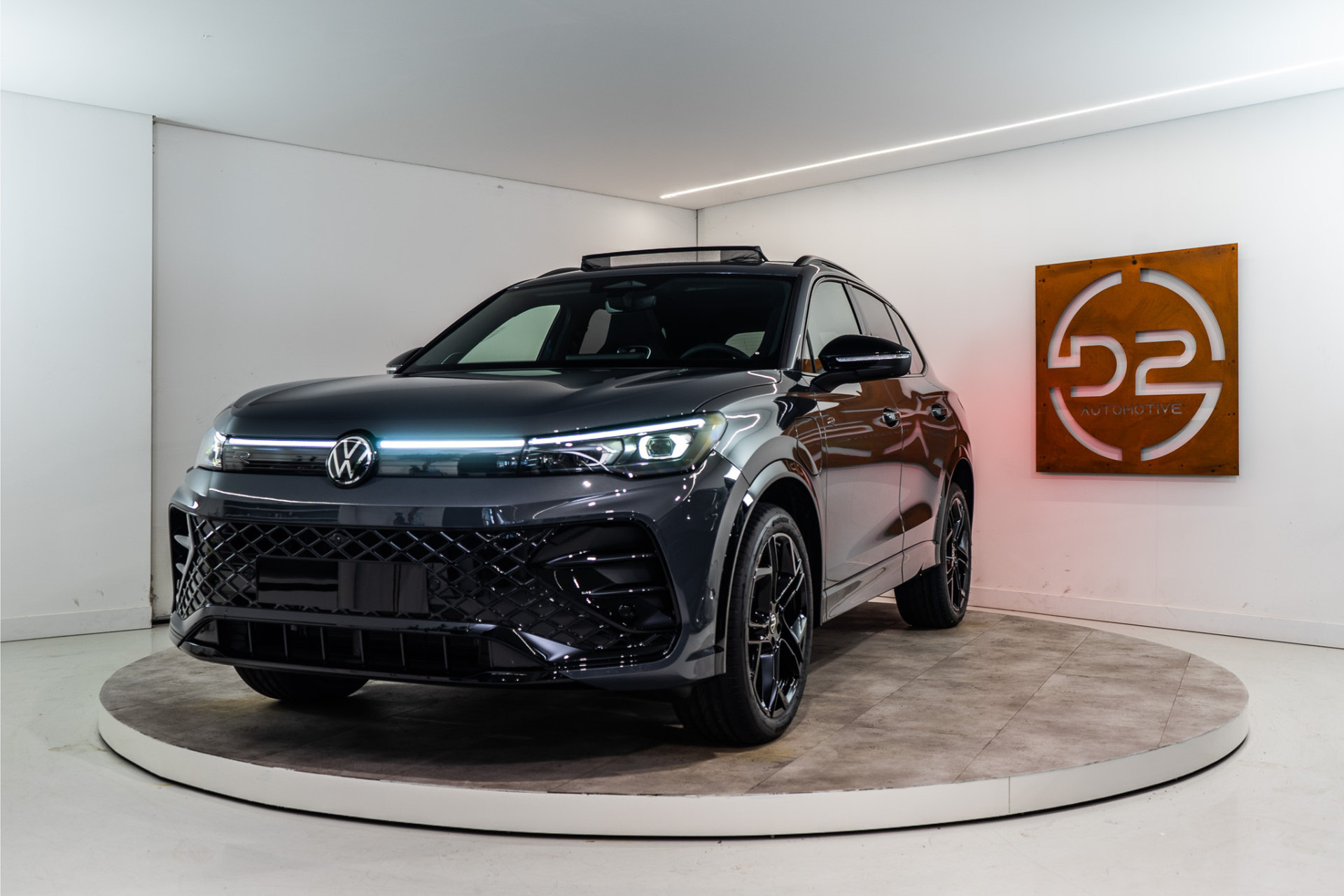 Volkswagen Tiguan 1.5 eHybrid 2x R-Line 2025 PER DIRECT BESCHIKBAAR | VOL OPTIE INCL. 5 JAAR GARANTIE! 48737149-0.jpg | D2 Automotive