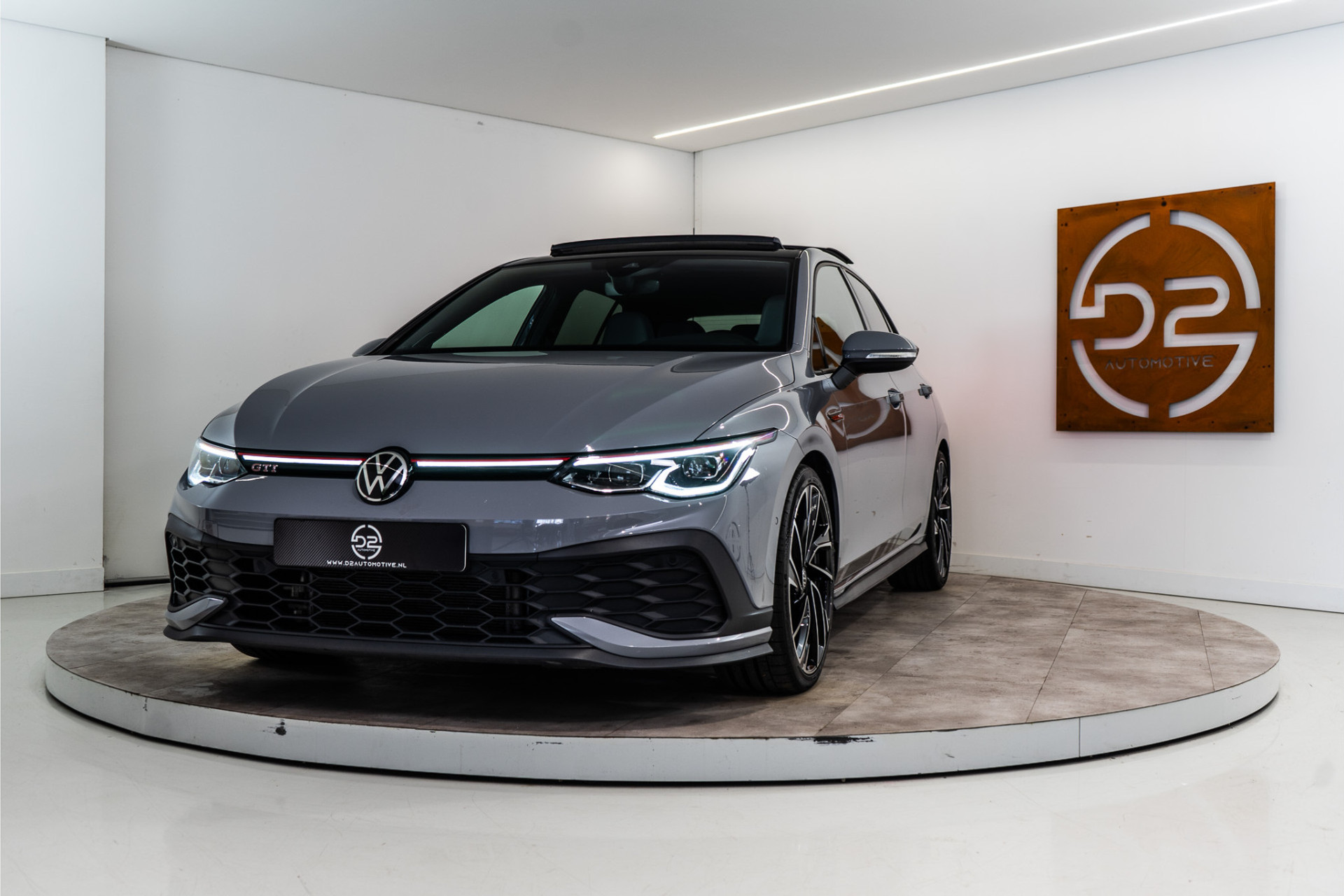 Volkswagen Golf 2.0 TSI GTI Clubsport 301 PK | IQ | Pano | Sfeer | Harman | Leder | BOMVOL! 12 MND Garantie 49614138-0.jpg | D2 Automotive