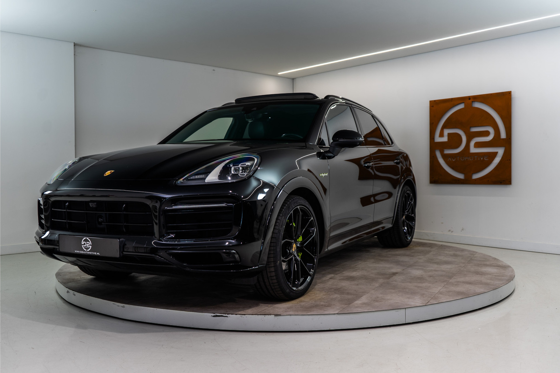 Porsche Cayenne 3.0 E-Hybrid 462PK | Sport Design | Pano | 22'' | Luchtvering | Bose | Garantie 49647221-0.jpg | D2 Automotive