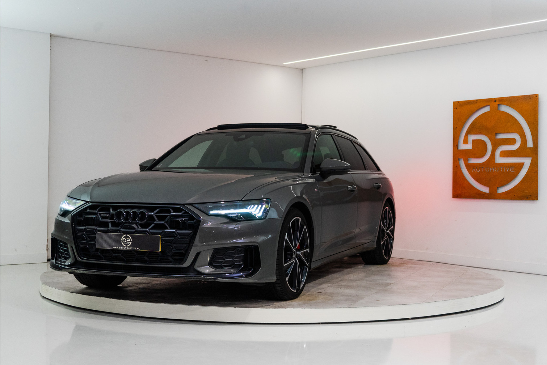 Audi A6 Avant C8 Facelift 55 TFSI e Quattro Pro Line S Comp. 367PK | 1E EIG NL AUTO+NAP | Pano | B&O | Matrix | Trekhaak | VOL! 12 MND G 50016215-0.jpg | D2 Automotive