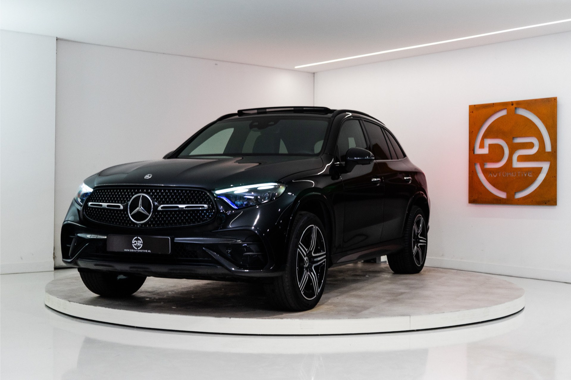 Mercedes-Benz GLC 300e 4MATIC AMG 313PK | Pano | Burmester | Sfeer | Trekhaak | Stoel&Stuurverw. | VOL! 12 MND Garantie 50188093-0.jpg | D2 Automotive