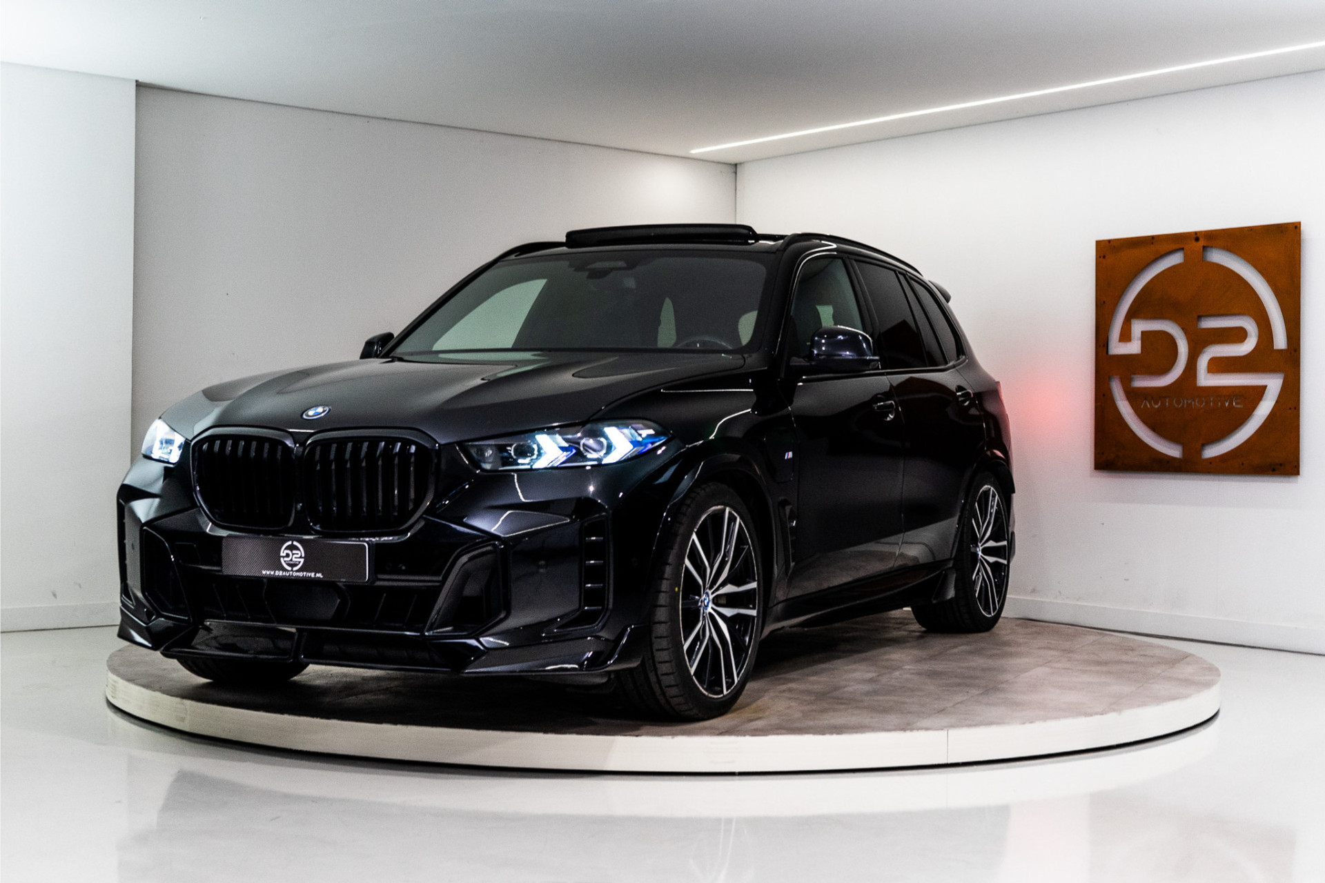 BMW X5 xDrive50e M-Sport 489PK | Bodykit | SkyLounge | Harman/Kardon | Individual | Drive Pro | VOL! 12 MND Garantie 50299953-0.jpg | D2 Automotive