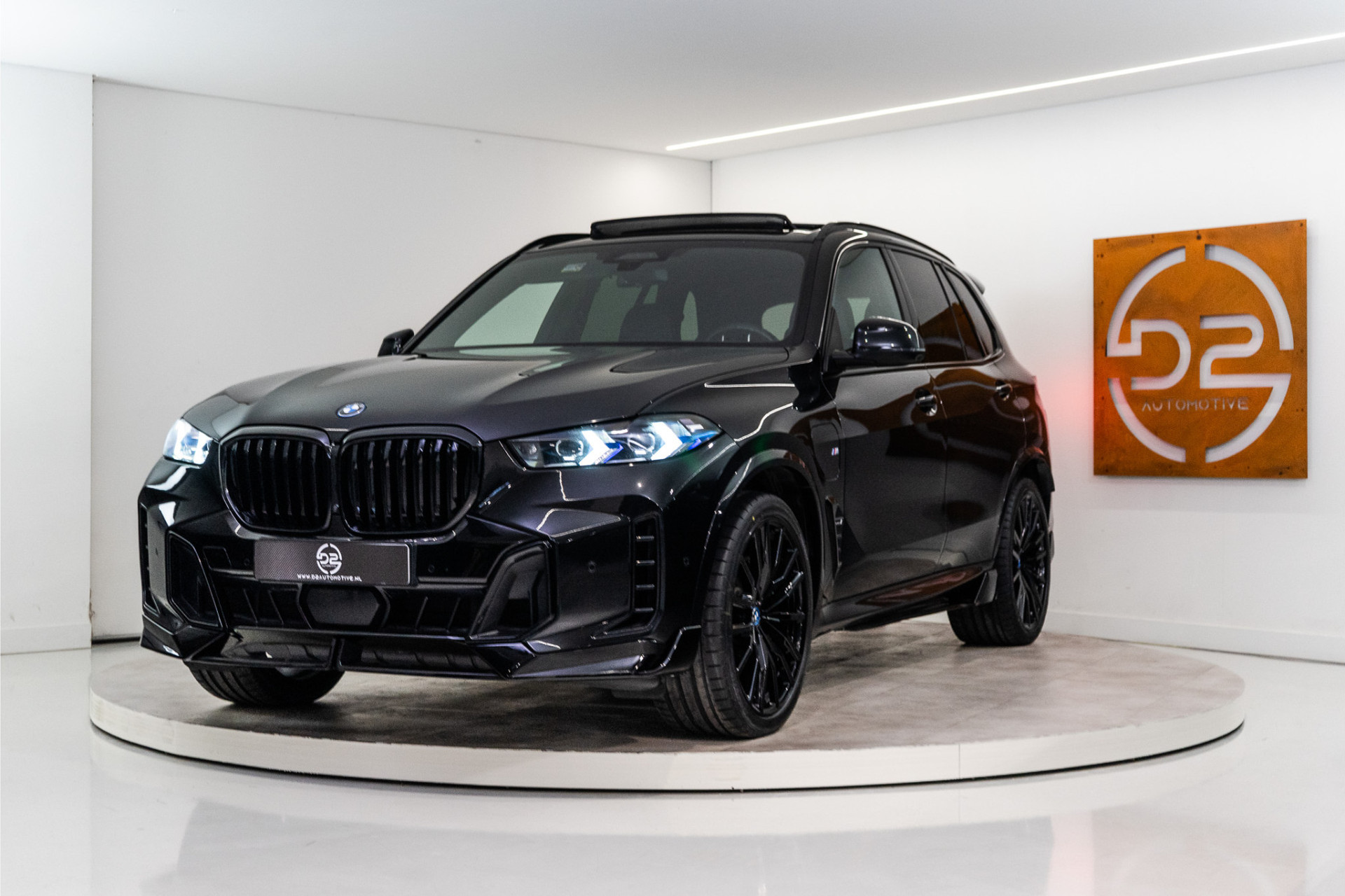 BMW X5 xDrive50e M-Sport 489PK | Bodykit | SkyLounge | Harman/Kardon | Individual | Drive Pro | VOL! 12 MND Garantie 50299953-0.jpg | D2 Automotive