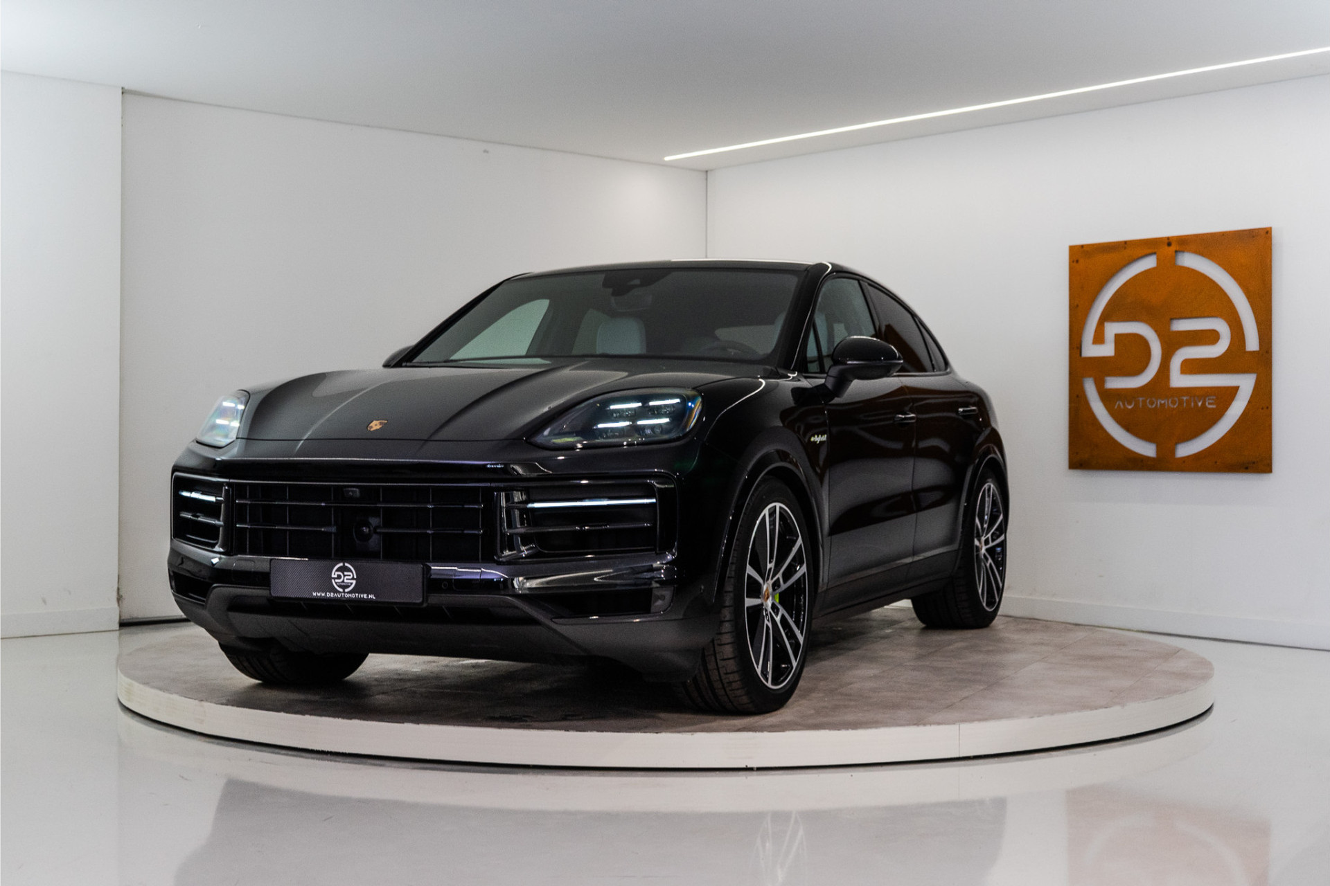 Porsche Cayenne Coupé 3.0 E-Hybrid 470PK | InnoDrive | Bose | Bicolor | Sportchrono | VOL! Fabrieksgarantie 50743529-0.jpg | D2 Automotive