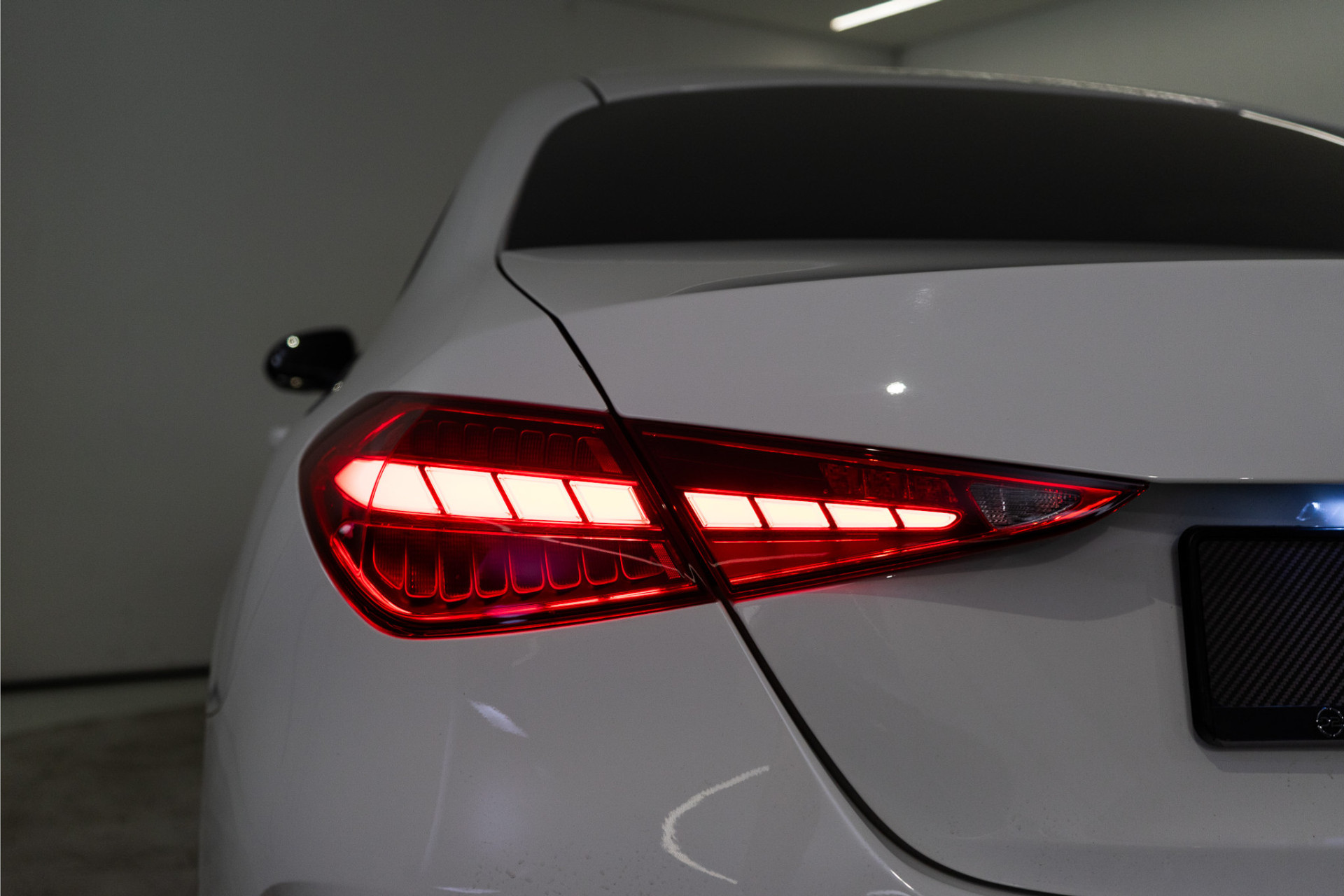 Mercedes-Benz C-Klasse 180 AMG Line 170PK | Sfeer | Carplay | Leder | Stoelverw. | 12 MND Garantie 51028805-13.jpg | D2 Automotive
