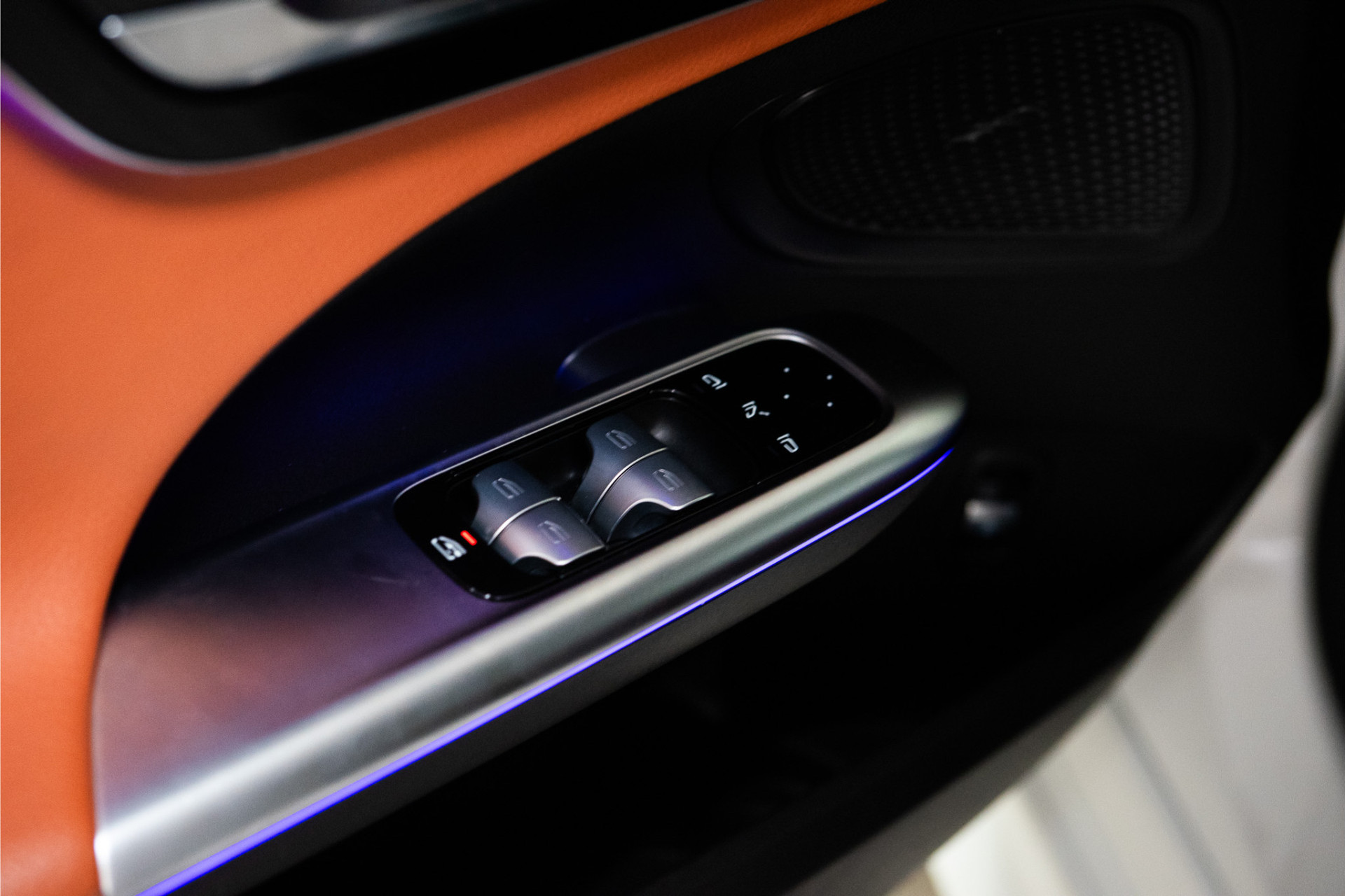 Mercedes-Benz C-Klasse 180 AMG Line 170PK | Sfeer | Carplay | Leder | Stoelverw. | 12 MND Garantie 51028805-23.jpg | D2 Automotive
