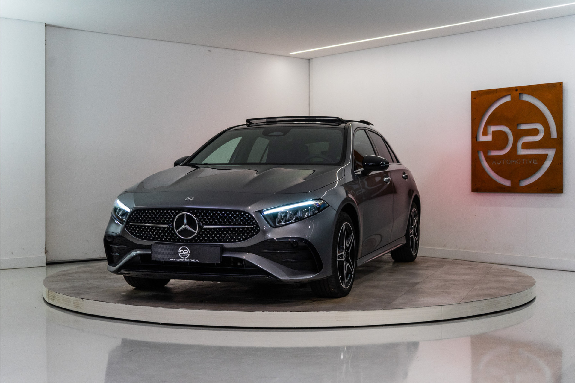 Mercedes-Benz A-Klasse 250 e Premium AMG Facelift 218PK | Pano | Keyless | Sfeer | Night | Fabrieksgarantie 51347938-0.jpg | D2 Automotive