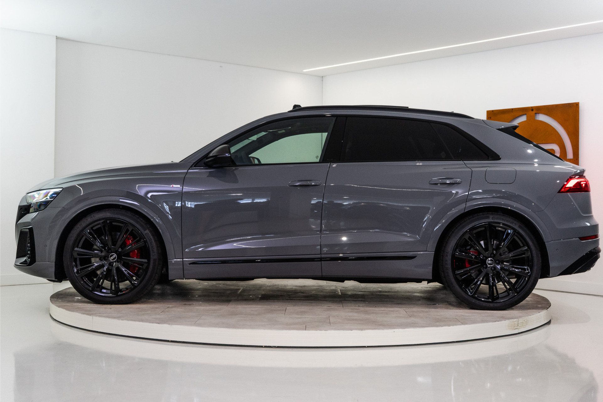 Audi Q8 60 TFSI E Quattro S-Edition Competition 490PK 2026 | Nardo | 3D B&O | Pano | VOL! 5 JAAR FABR. GARANTIE 51707814-1.jpg | D2 Automotive