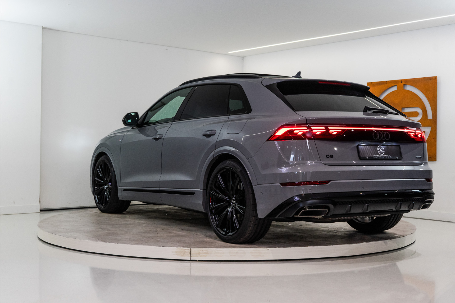 Audi Q8 60 TFSI E Quattro S-Edition Competition 490PK 2026 | Nardo | 3D B&O | Pano | VOL! 5 JAAR FABR. GARANTIE 51707814-2.jpg | D2 Automotive