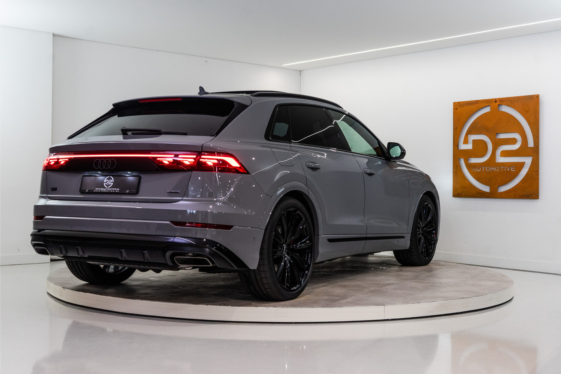 Audi Q8 60 TFSI E Quattro S-Edition Competition 490PK 2026 | Nardo | 3D B&O | Pano | VOL! 5 JAAR FABR. GARANTIE 51707814-4.jpg | D2 Automotive