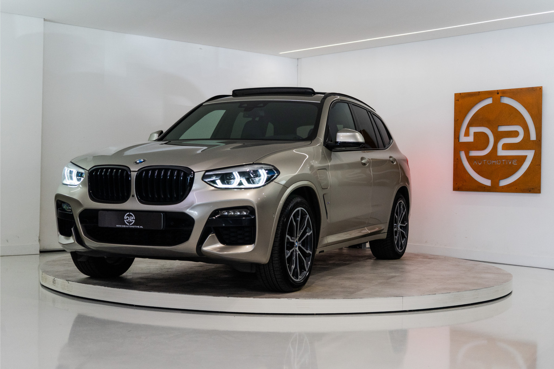 BMW X3 xDrive30e High Executive M-Sport 292PK | Harman/Kardon | Pano | Performance stoelen | VOL! 12 MND Garantie 52375707-0.jpg | D2 Automotive