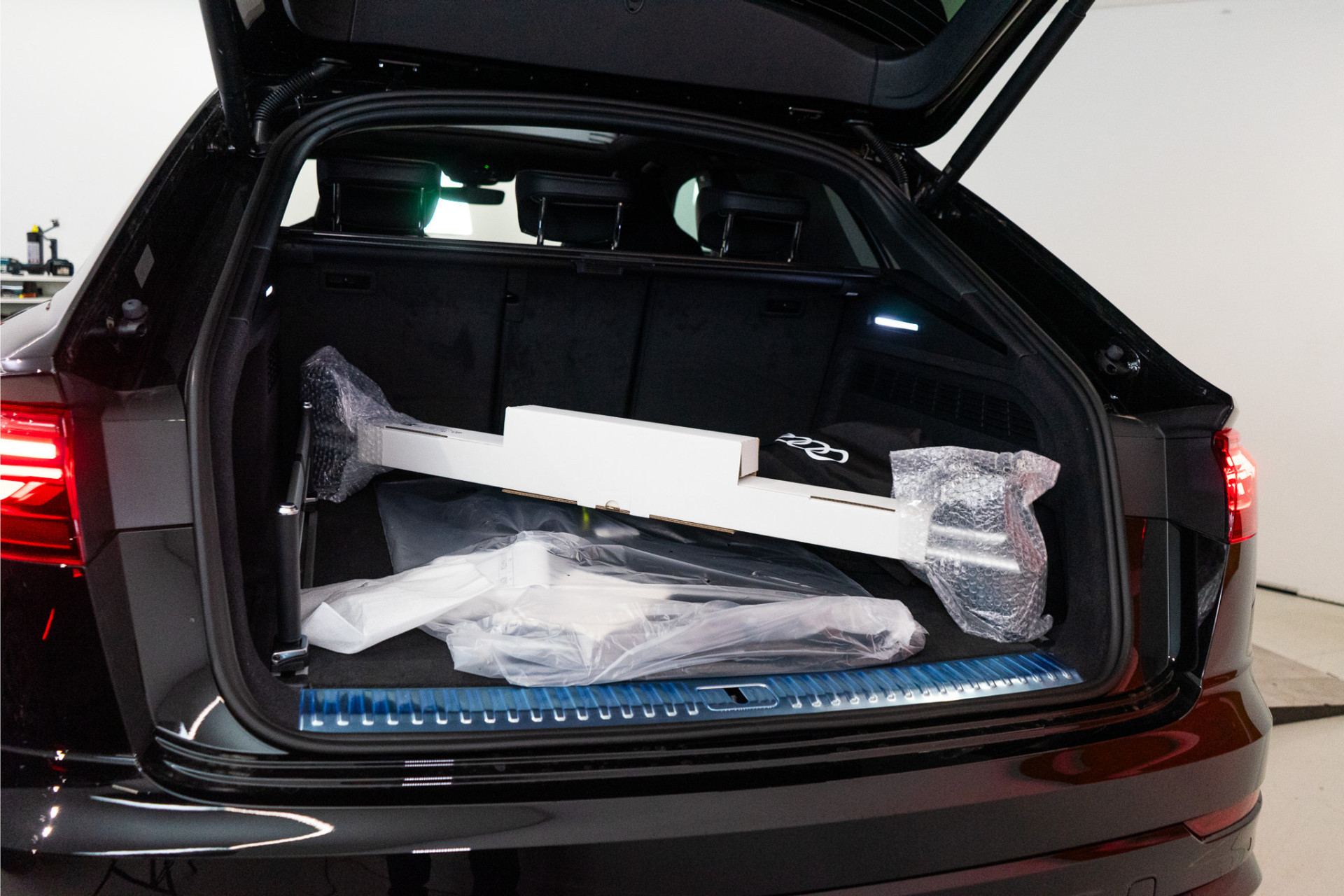 Audi Q8 60 TFSI E Quattro S-Edition Competition 490PK | 2026 | VOL! 5 JAAR GARANTIE 52619075-17.jpg | D2 Automotive
