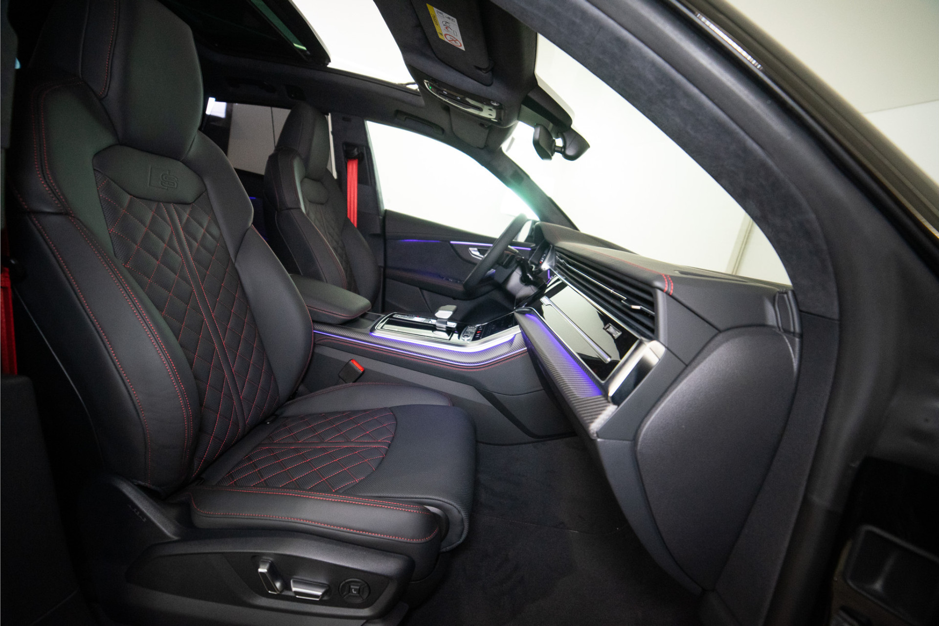Audi Q8 60 TFSI E Quattro S-Edition Competition 490PK | 2026 | VOL! 5 JAAR GARANTIE 52619075-25.jpg | D2 Automotive