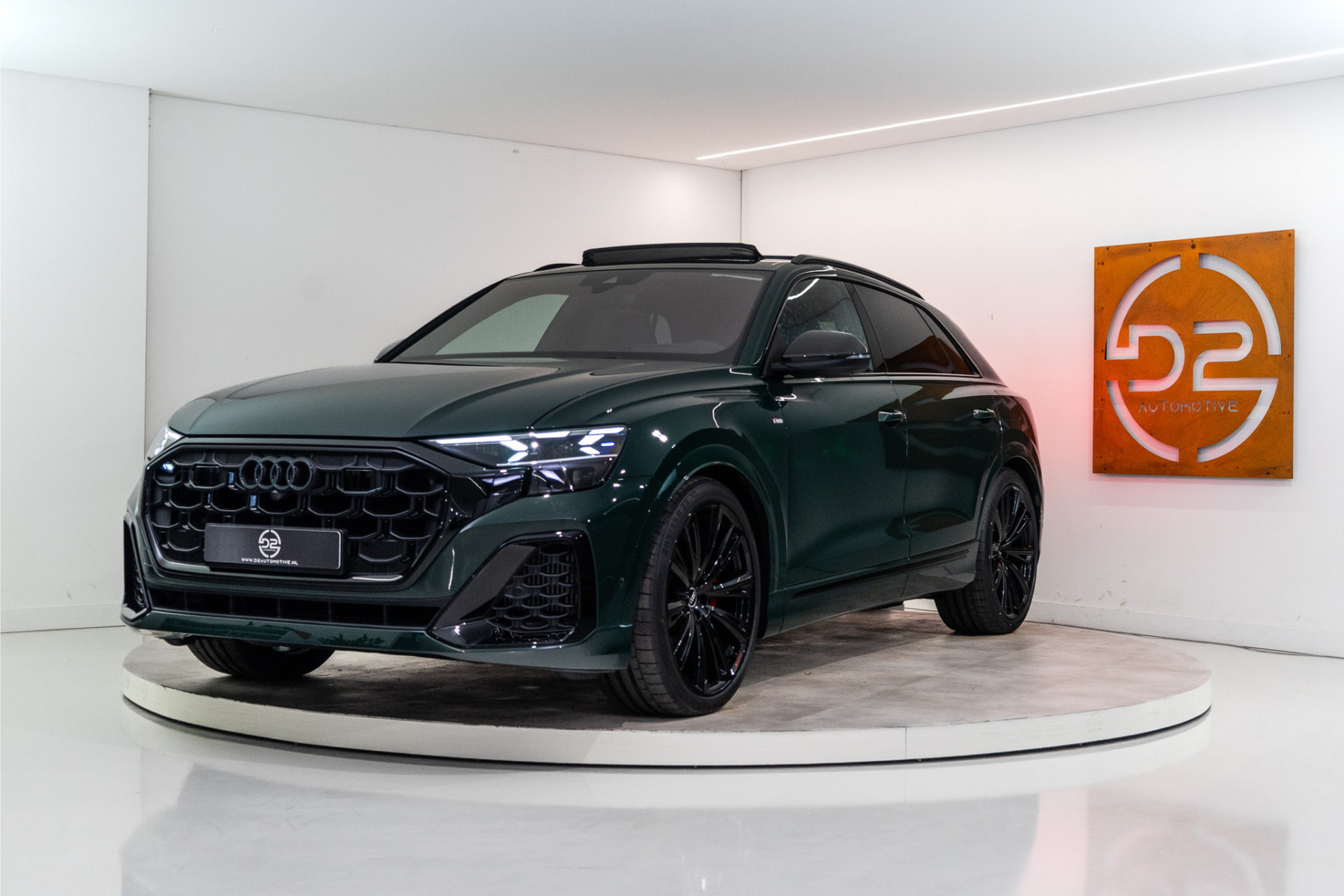 Audi Q8 60 TFSI E Quattro S-Edition Competition 490PK 2026 | Goodwood Green | 3D B&O | Pano | VOL! 5 JAAR FABR. GARANTIE 52668750-0.jpg | D2 Automotive