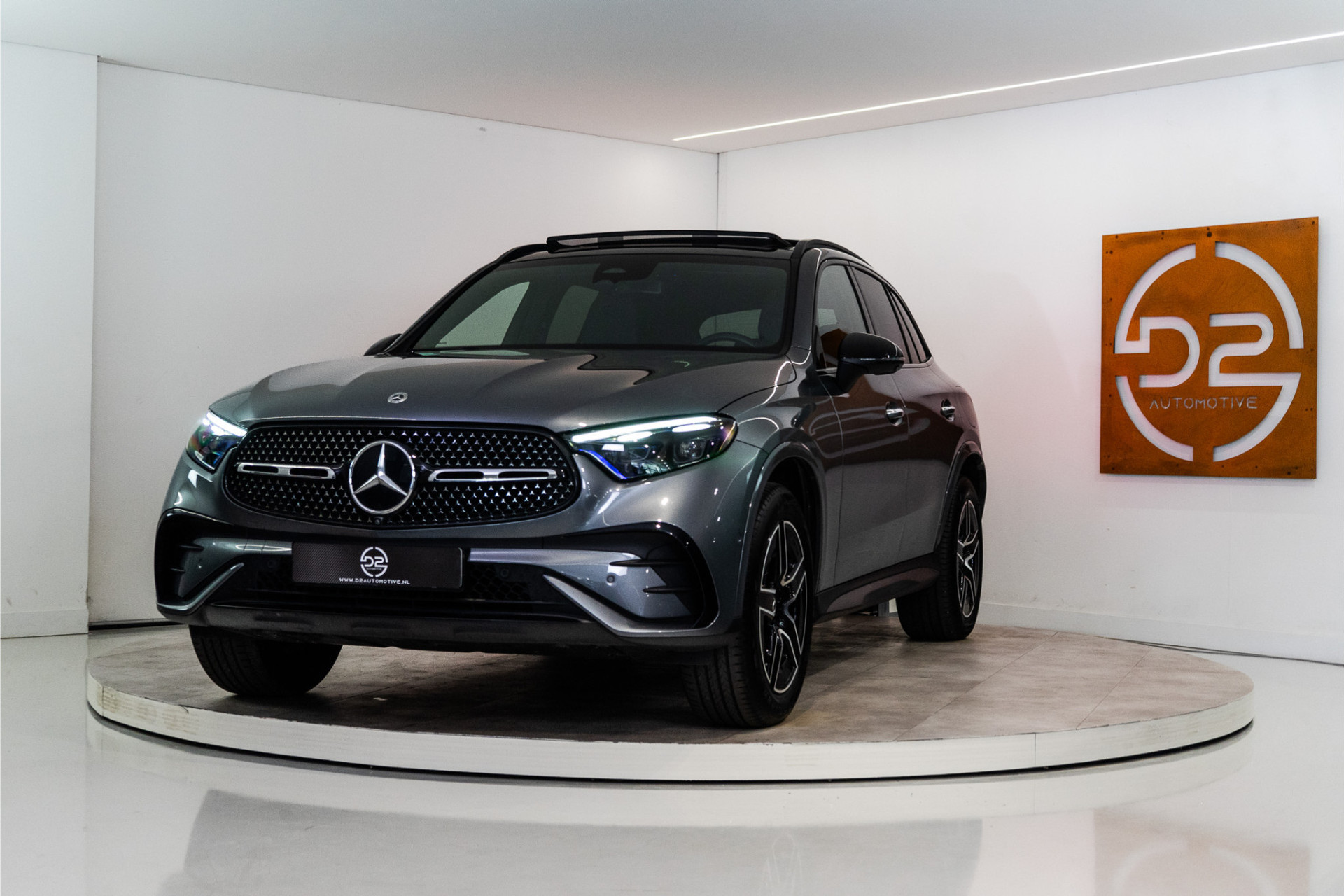 Mercedes-Benz GLC 300e 4MATIC AMG 313PK | Pano | Burmester | Memory | Sfeer | Trekhaak | 12 MND Garantie 52697652-0.jpg | D2 Automotive