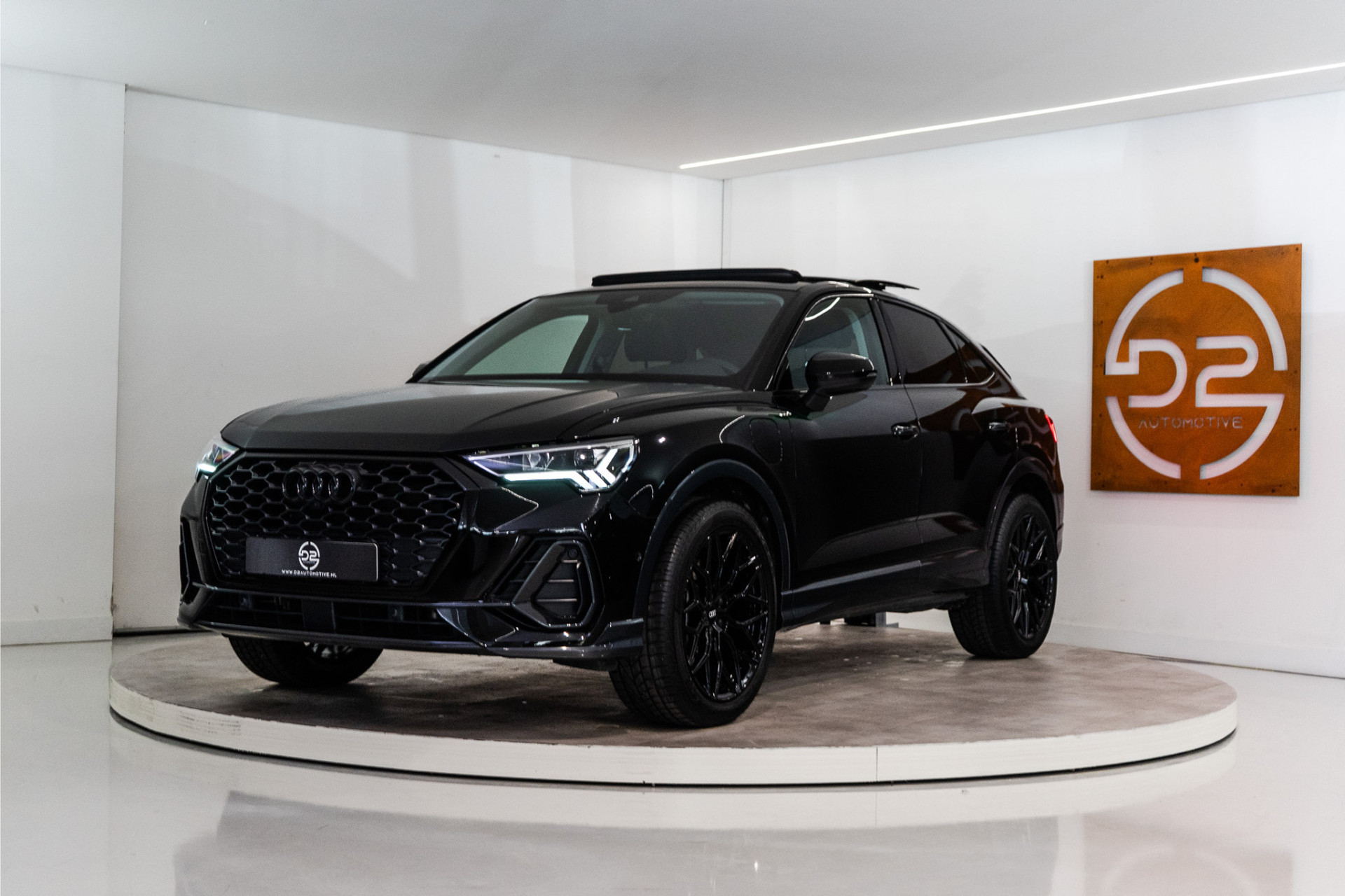 Audi Q3 Sportback 45 TFSI e Edition 245PK | Pano | 360 | Carplay | Matrix | Keyless | 12 MND Garantie 52963277-0.jpg | D2 Automotive