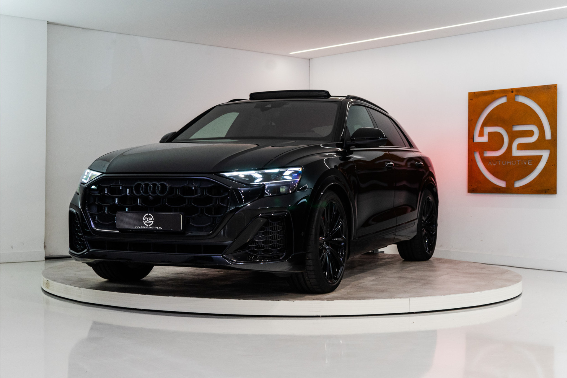 Audi Q8 60 TFSI E Quattro Competition 490PK | Pano | Kleppenuitlaat | B&O | 4 Wielsturing | VOL! Fabrieksgarantie 54501843-0.jpg | D2 Automotive