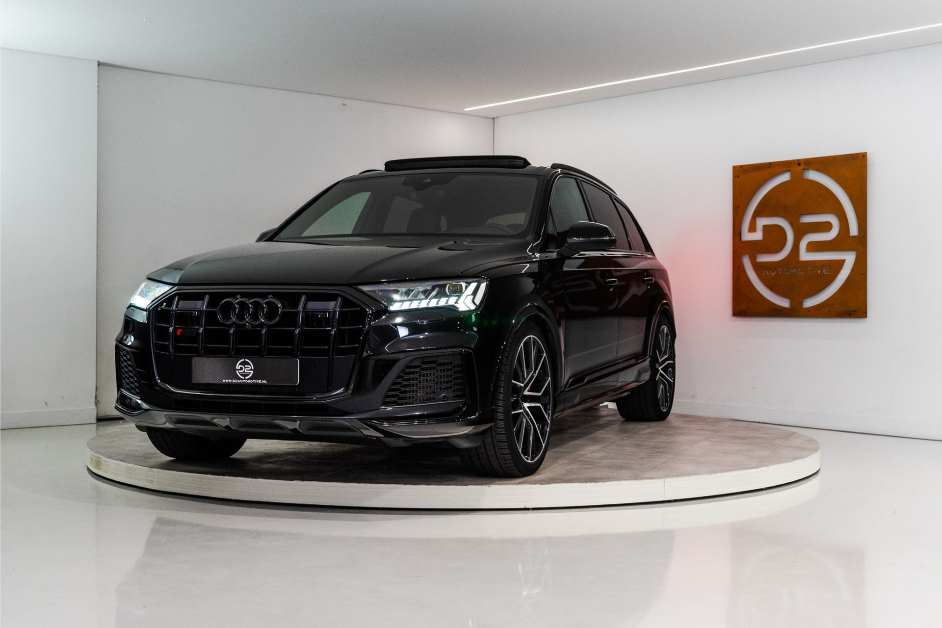 Audi Q7 4.0 TFSI SQ7 quattro 7p. 55444149-0.jpg | D2 Automotive