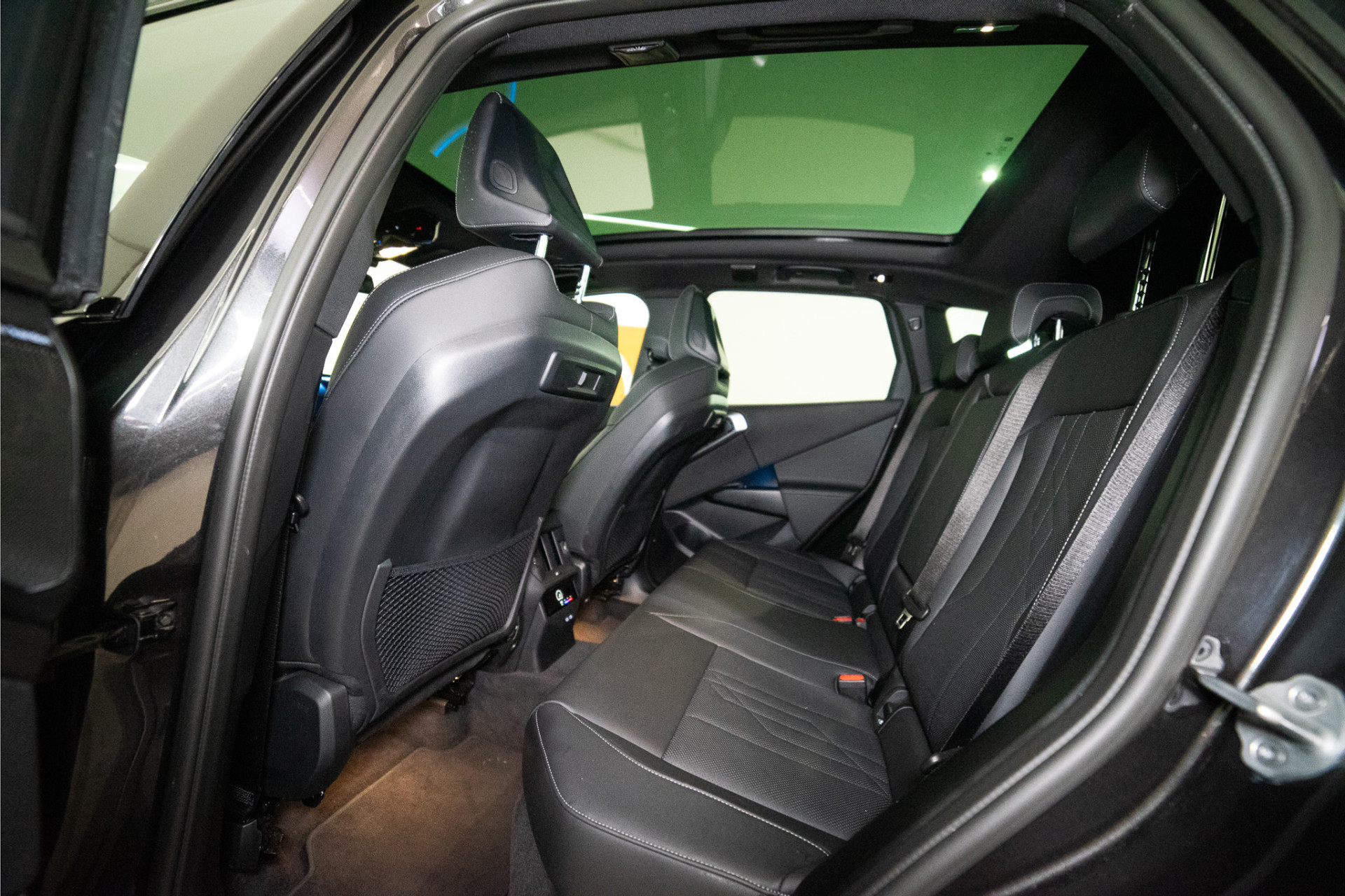 BMW X3 30e xDrive M-Sport 299PK | Sophisto | Glow | Pano | Harman/Kardon | Sfeer | 360 | VOL! Fabrieksgarantie 55951055-28.jpg | D2 Automotive