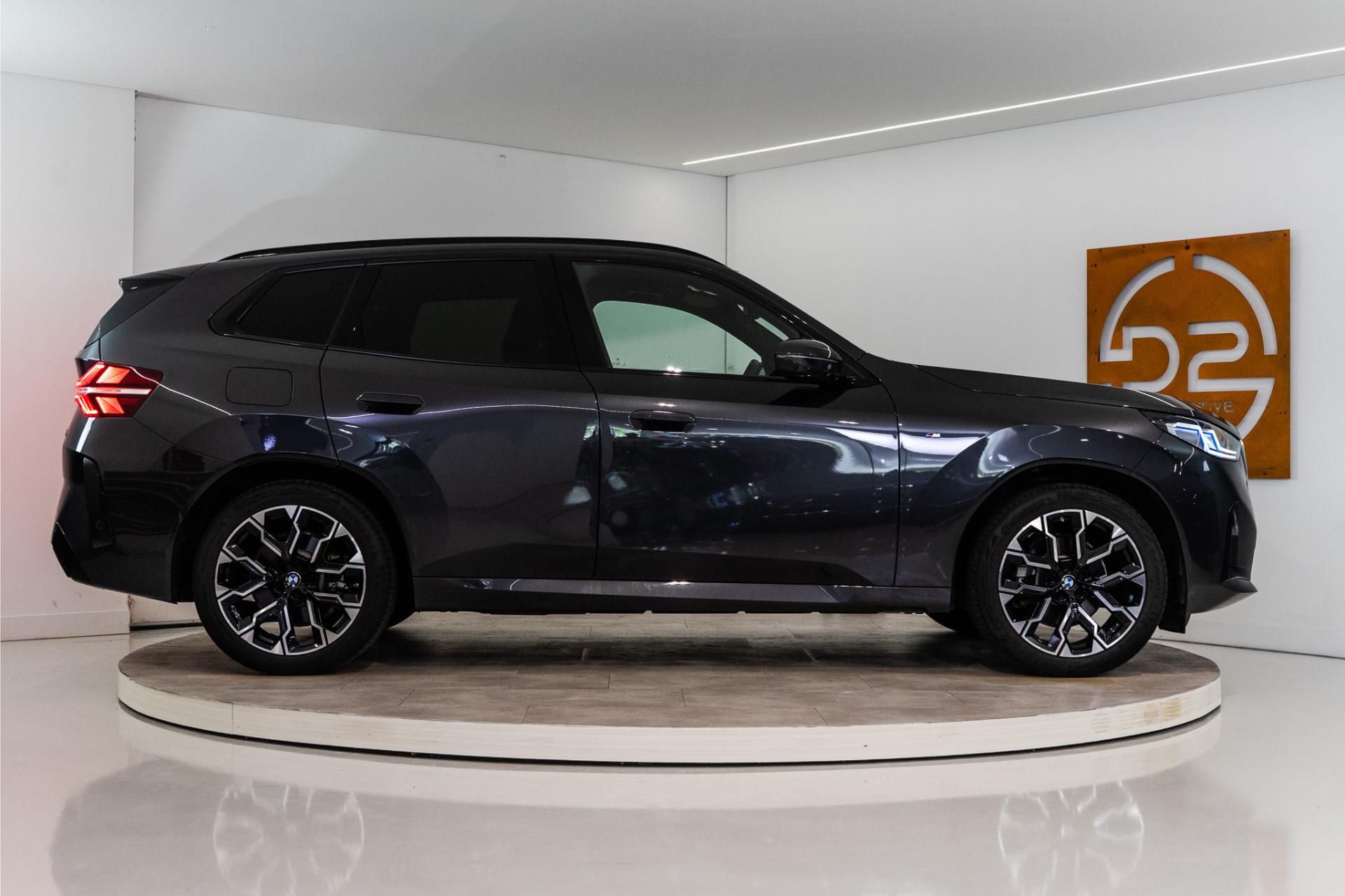 BMW X3 30e xDrive M-Sport 299PK | Sophisto | Glow | Pano | Harman/Kardon | Sfeer | 360 | VOL! Fabrieksgarantie 55951055-5.jpg | D2 Automotive