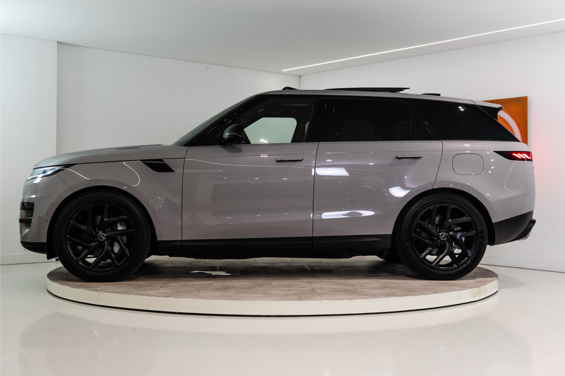 Land Rover Range Rover Sport 3.0 P460e S PHEV 460PK | Borasco Grey | Pano | Sfeer | Meridian | 360 | 5 JAAR FABRIEKSGARANTIE 56489659-1.jpg | D2 Automotive