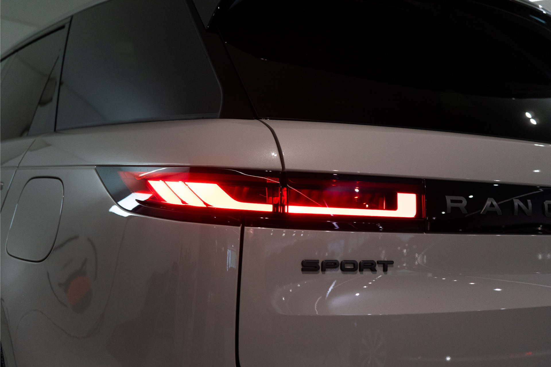 Land Rover Range Rover Sport 3.0 P460e S PHEV 460PK | Borasco Grey | Pano | Sfeer | Meridian | 360 | 5 JAAR FABRIEKSGARANTIE 56489659-18.jpg | D2 Automotive