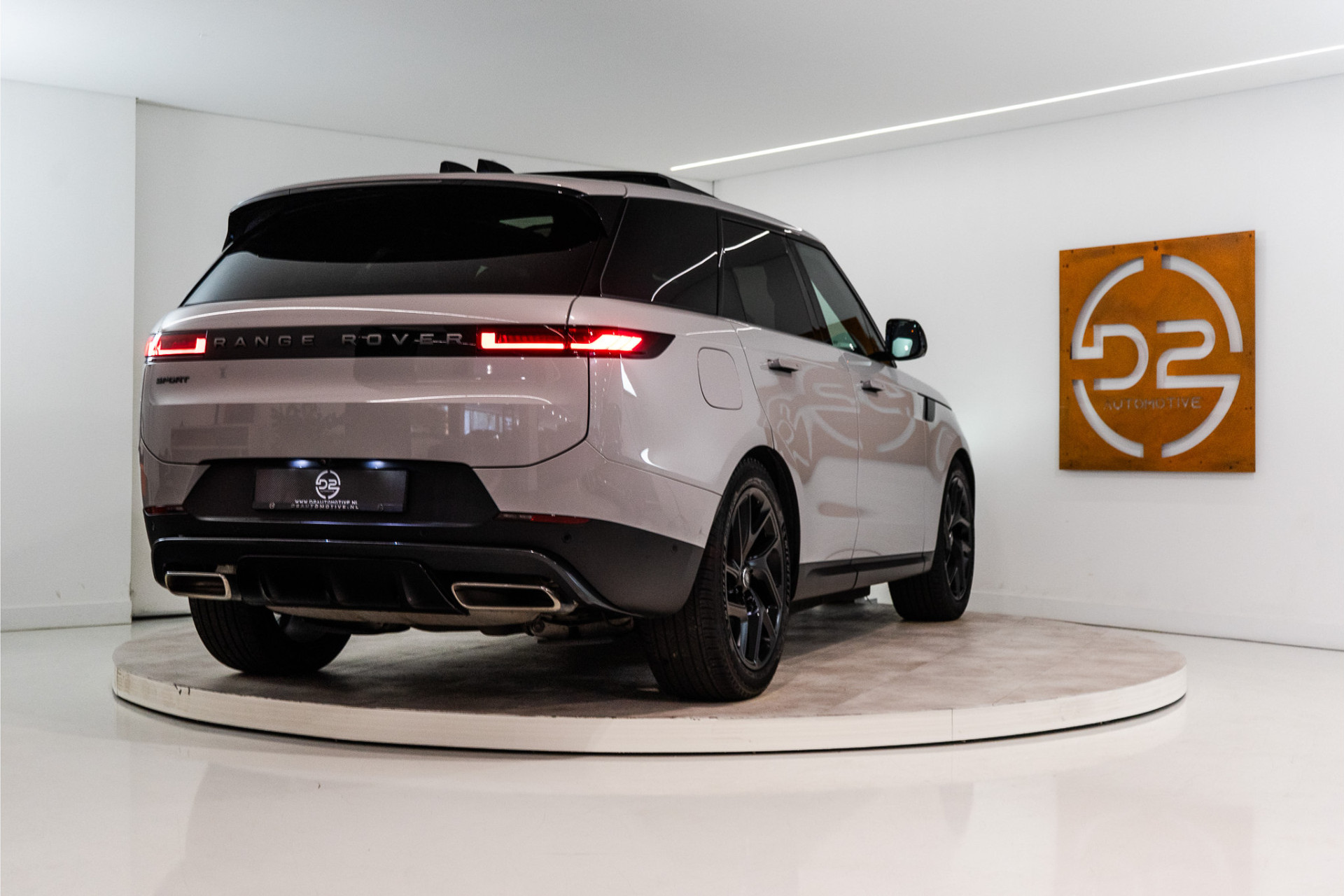 Land Rover Range Rover Sport 3.0 P460e S PHEV 460PK | Borasco Grey | Pano | Sfeer | Meridian | 360 | 5 JAAR FABRIEKSGARANTIE 56489659-4.jpg | D2 Automotive
