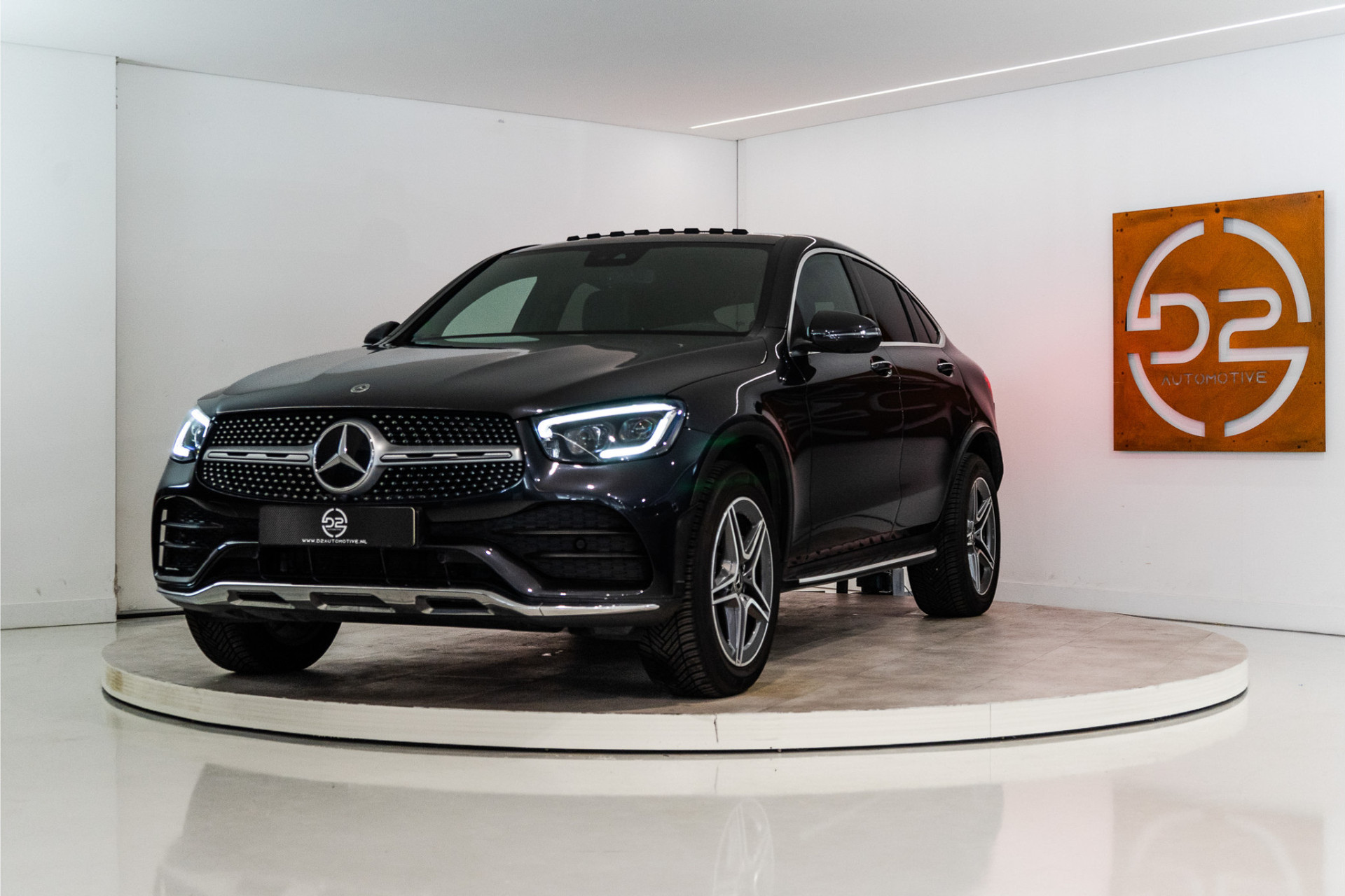 Mercedes-Benz GLC Coupé 300e 4MATIC Premium+ AMG 320PK | Pano | Burmester | Sfeer | Trekhaak | 12 MND Garantie 56608739-0.jpg | D2 Automotive