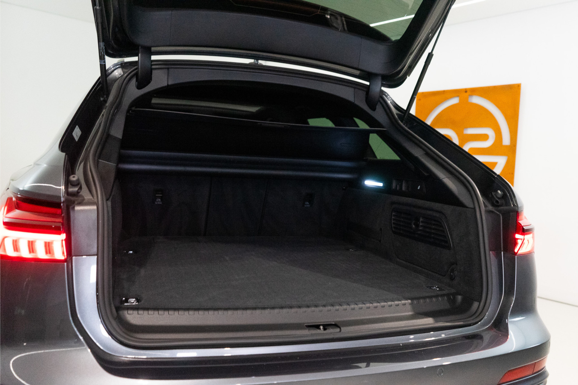 Audi A6 Avant 55 TFSI e Quattro Pro Line S Competition 367PK | Pano | B&O | Sfeer | Sportstoelen | VOL! 12 MND Garantie 56709077-20.jpg | D2 Automotive