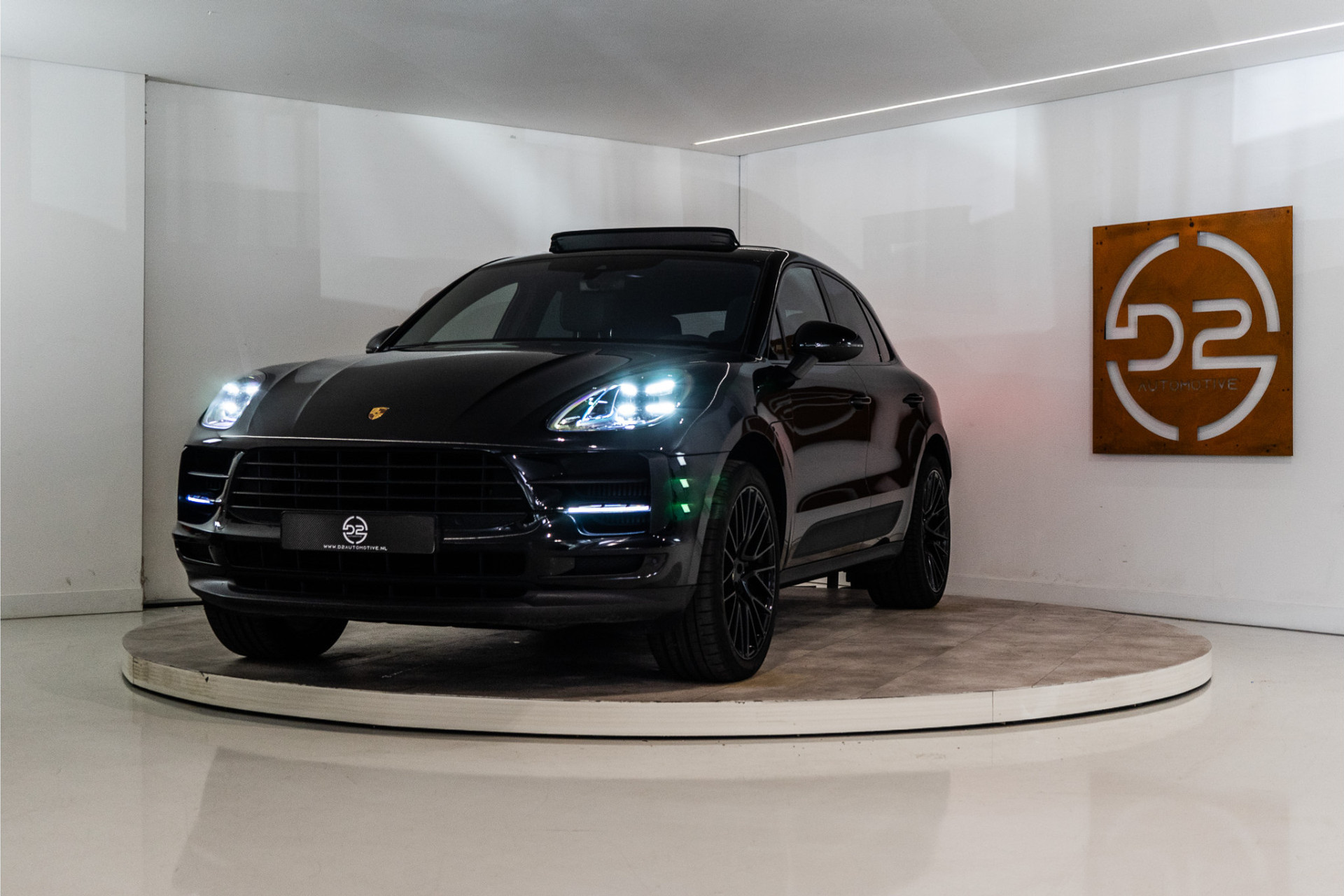 Porsche Macan 3.0 S 354PK | Pano | Matrix | Luchtvering | Sportuitlaat | Stoelverwarming & Koeling | 12 MND Garantie 56832286-0.jpg | D2 Automotive