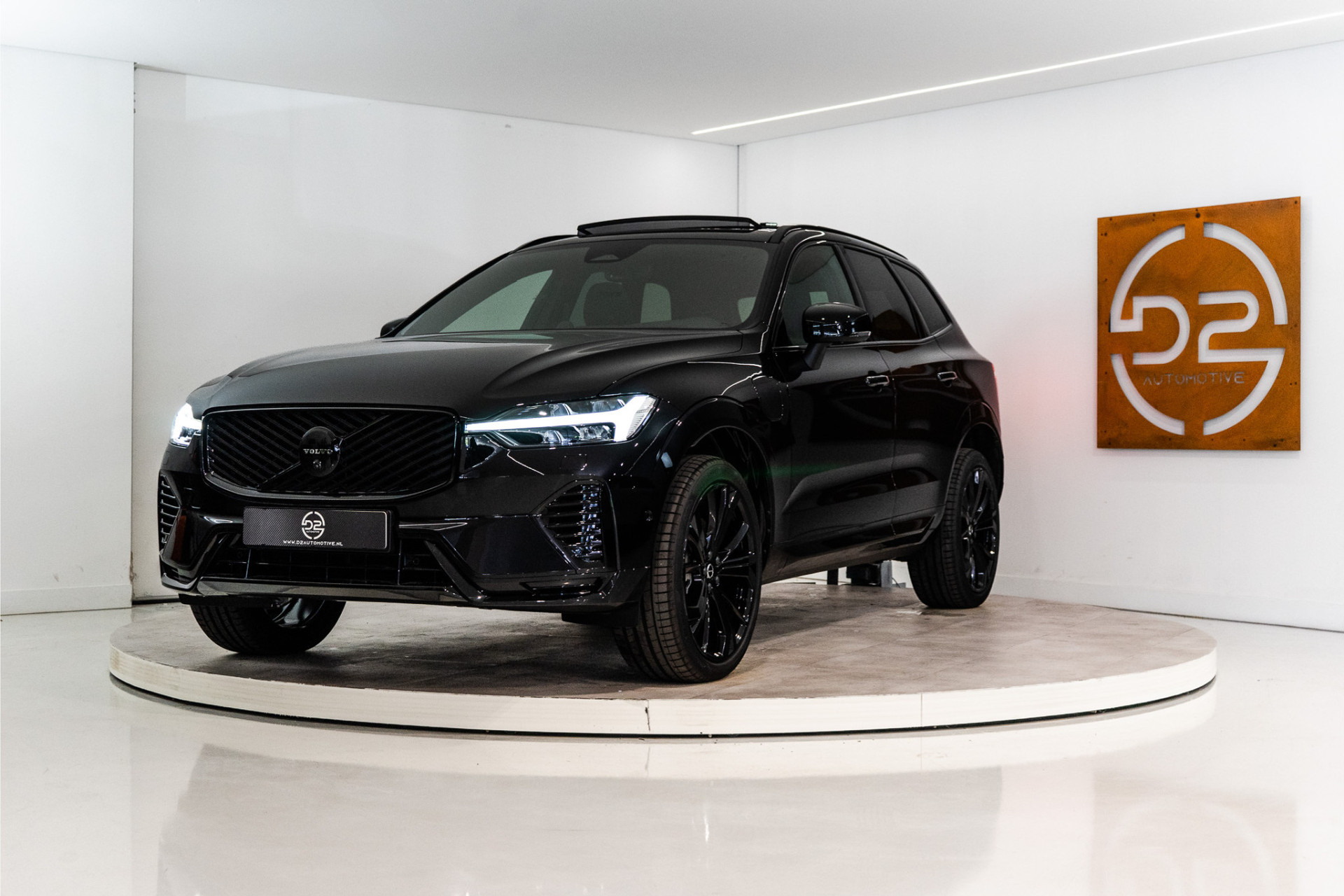 Volvo XC60 2.0 T6 Plug-in hybrid AWD Ultra Black Edition | NL AUTO GLOEDNIEUW | 5 Jaar Garantie | FOUR-C | Bowers&Wilkins | Pano | Massage 56967689-0.jpg | D2 Automotive