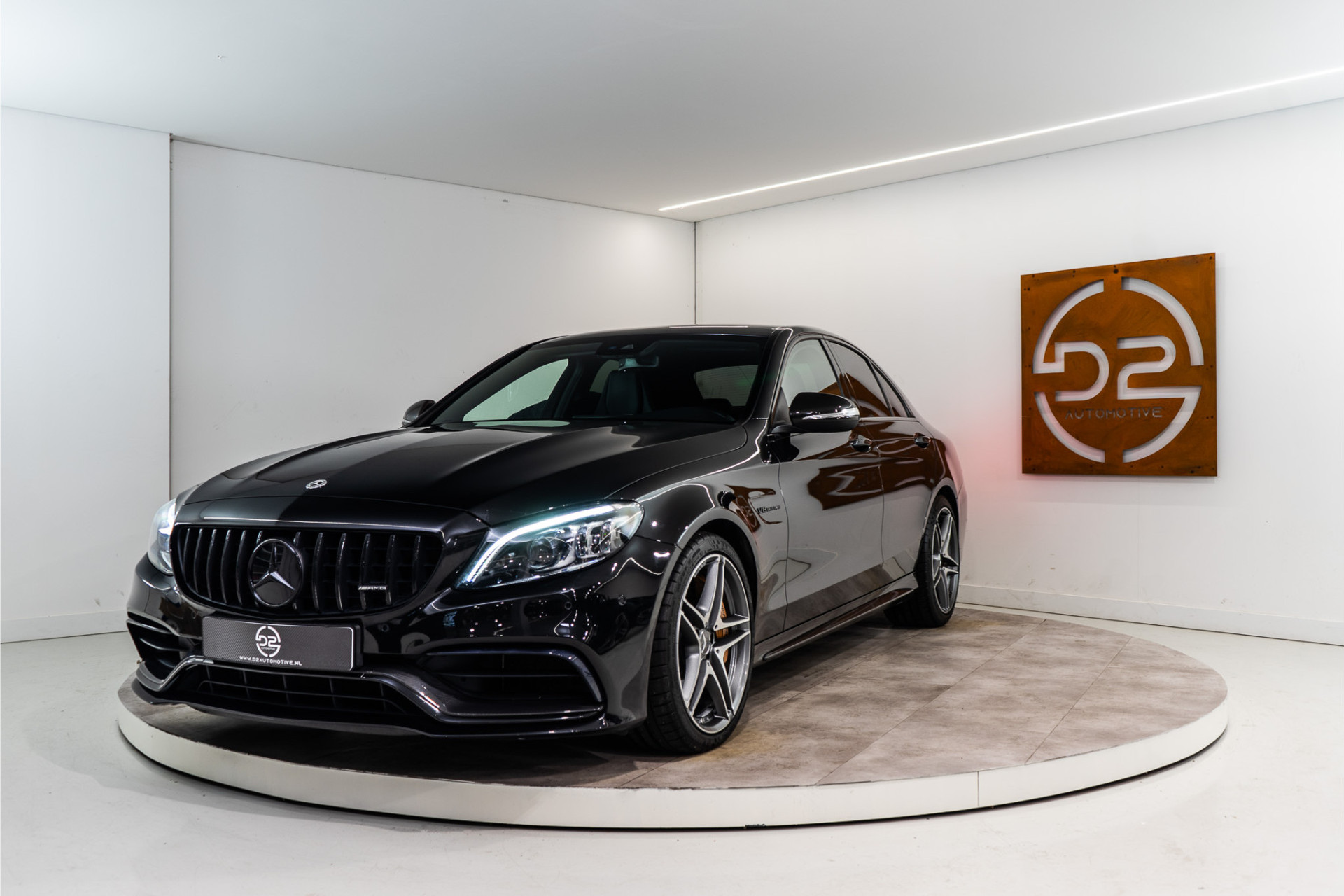 Mercedes-Benz C-Klasse AMG 63 S Premium+ 510PK Facelift | Kuip | Burmester | Keramisch | Pano | Kleppen | 12 MND Garantie 41824939-0.jpg | D2 Automotive