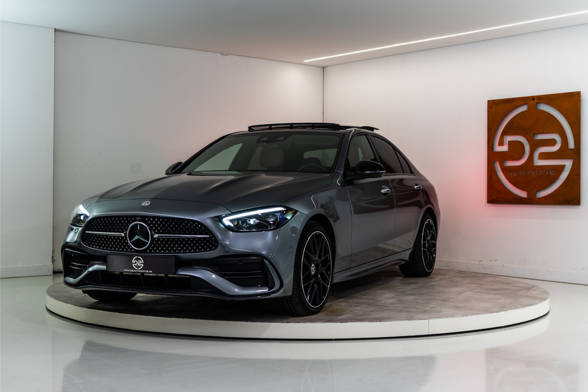 Mercedes-Benz C-Klasse 300 e AMG Line 313PK Plug-In | Pano | Sfeer | Trekhaak | Leder | Laser | VOL! 12 MND Garantie 47588135-0.jpg | D2 Automotive