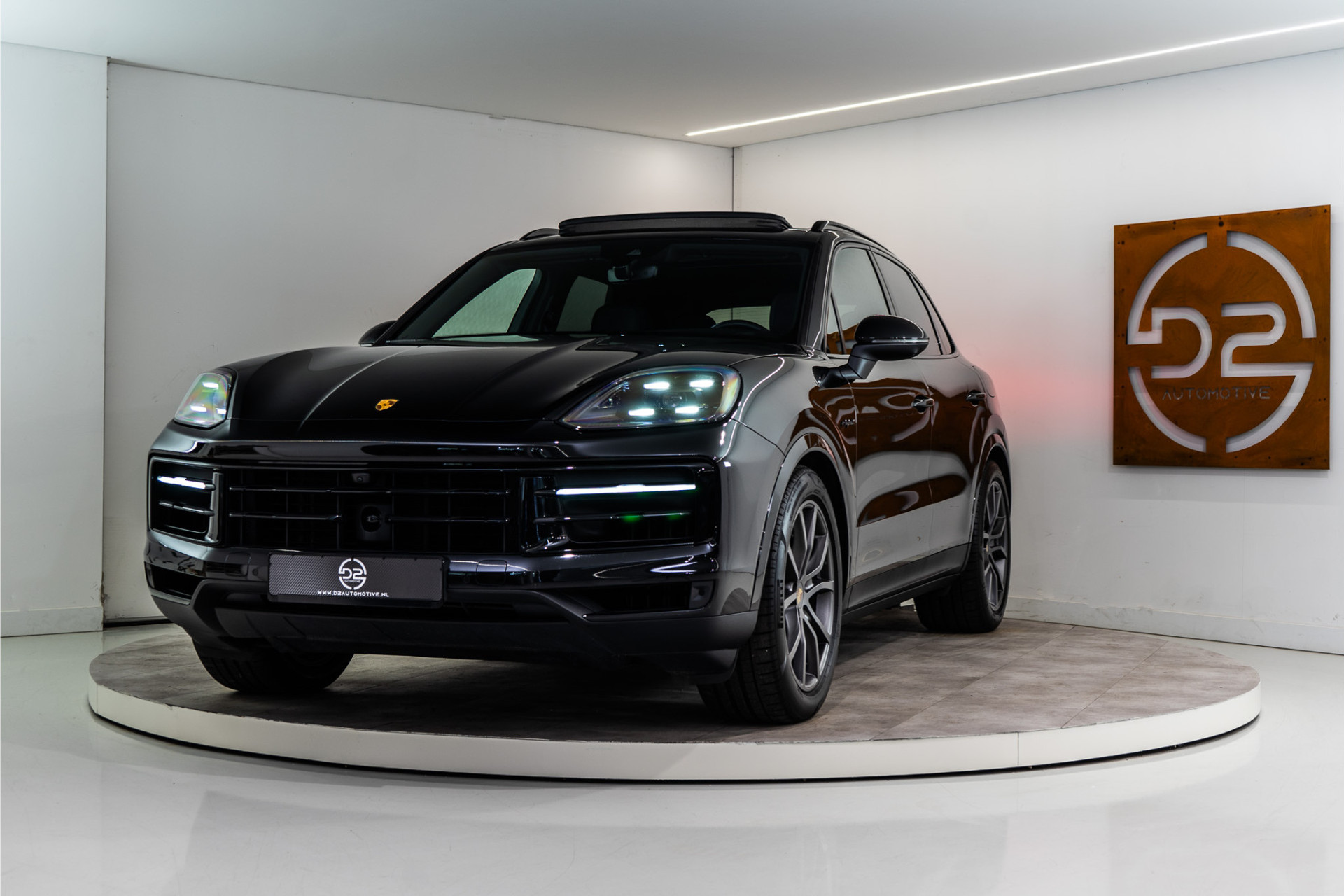Porsche Cayenne 3.0 E-Hybrid Facelift 470PK | Luchtvering | Pano | Bose | Chrono | Sfeer | 24 MND Garantie 47588423-0.jpg | D2 Automotive