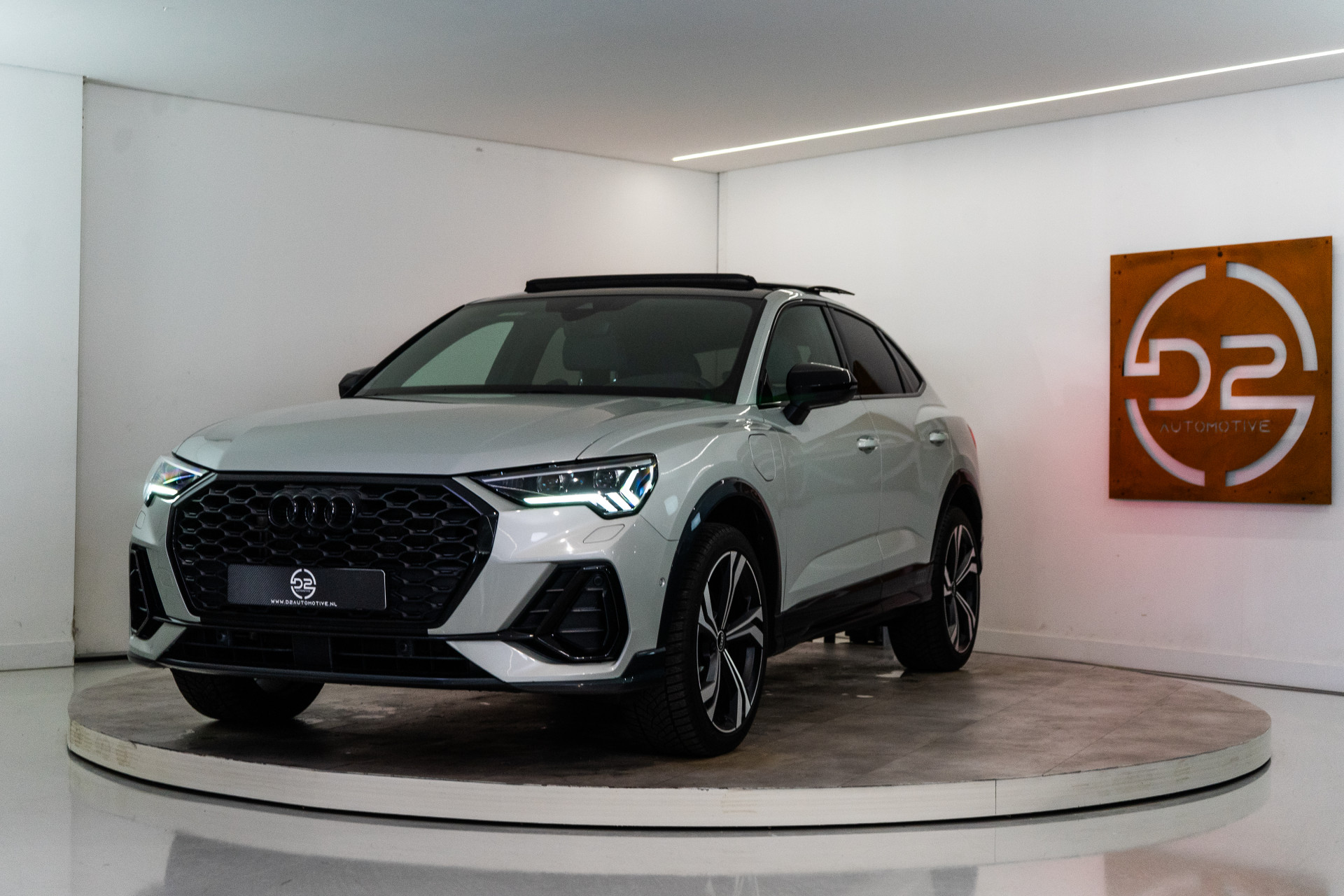 Audi Q3 Sportback 45 TFSI e Edition 245PK Tau Silver | Pano | Sfeer | B&O | Memory | 12 MND Garantie 47781387-0.jpg | D2 Automotive