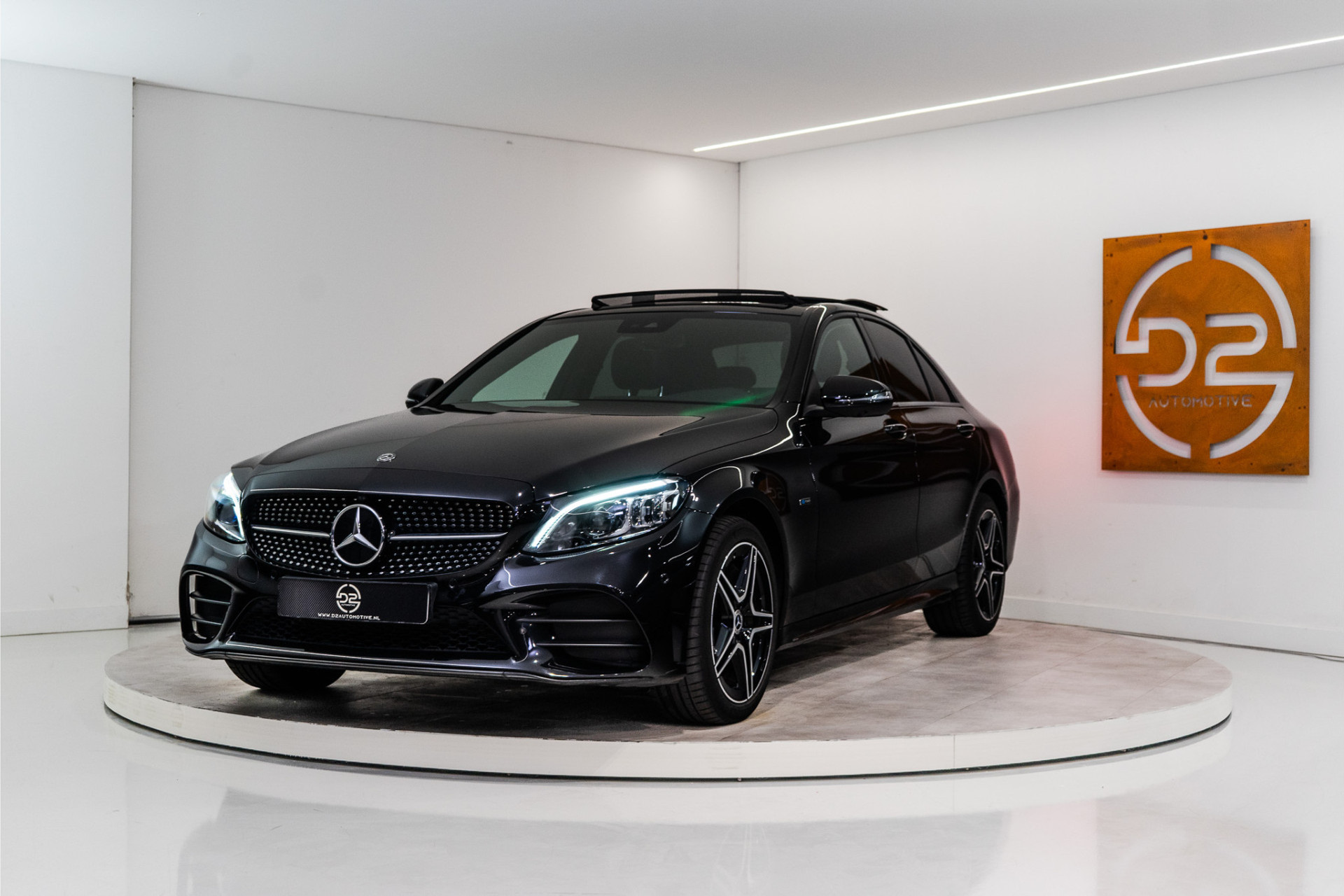 Mercedes-Benz C-Klasse 300 e Premium AMG 313PK | NL AUTO+NAP+1E EIG | Pano | Carplay | Sfeer | 360 | 12 MND Garantie 50100099-0.jpg | D2 Automotive